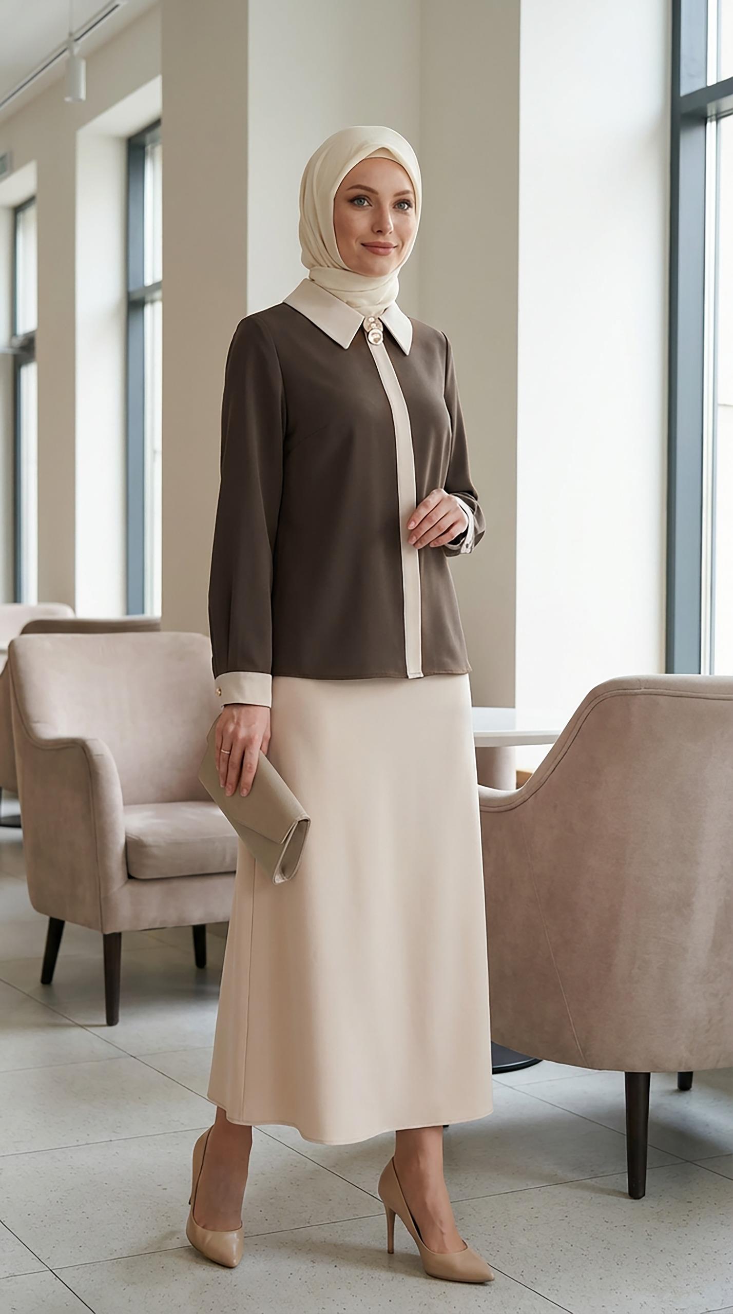 Nihle Broş ve Biye Detaylı Etekli Takım Kahverengi