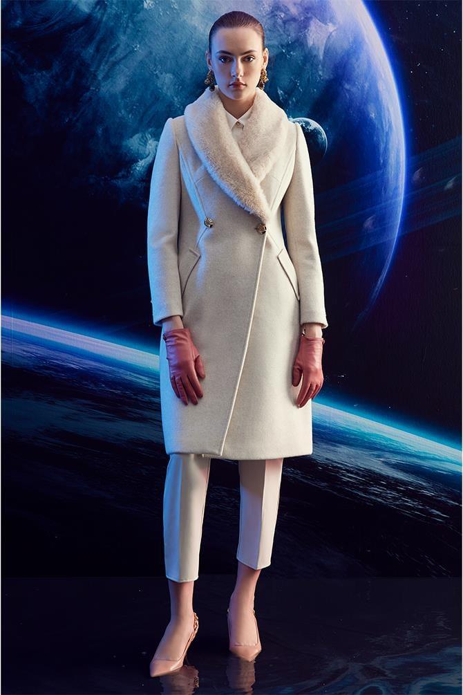 Zühre Kürk Yaka Cep Detaylı Kaşe Bej Kaban 13092