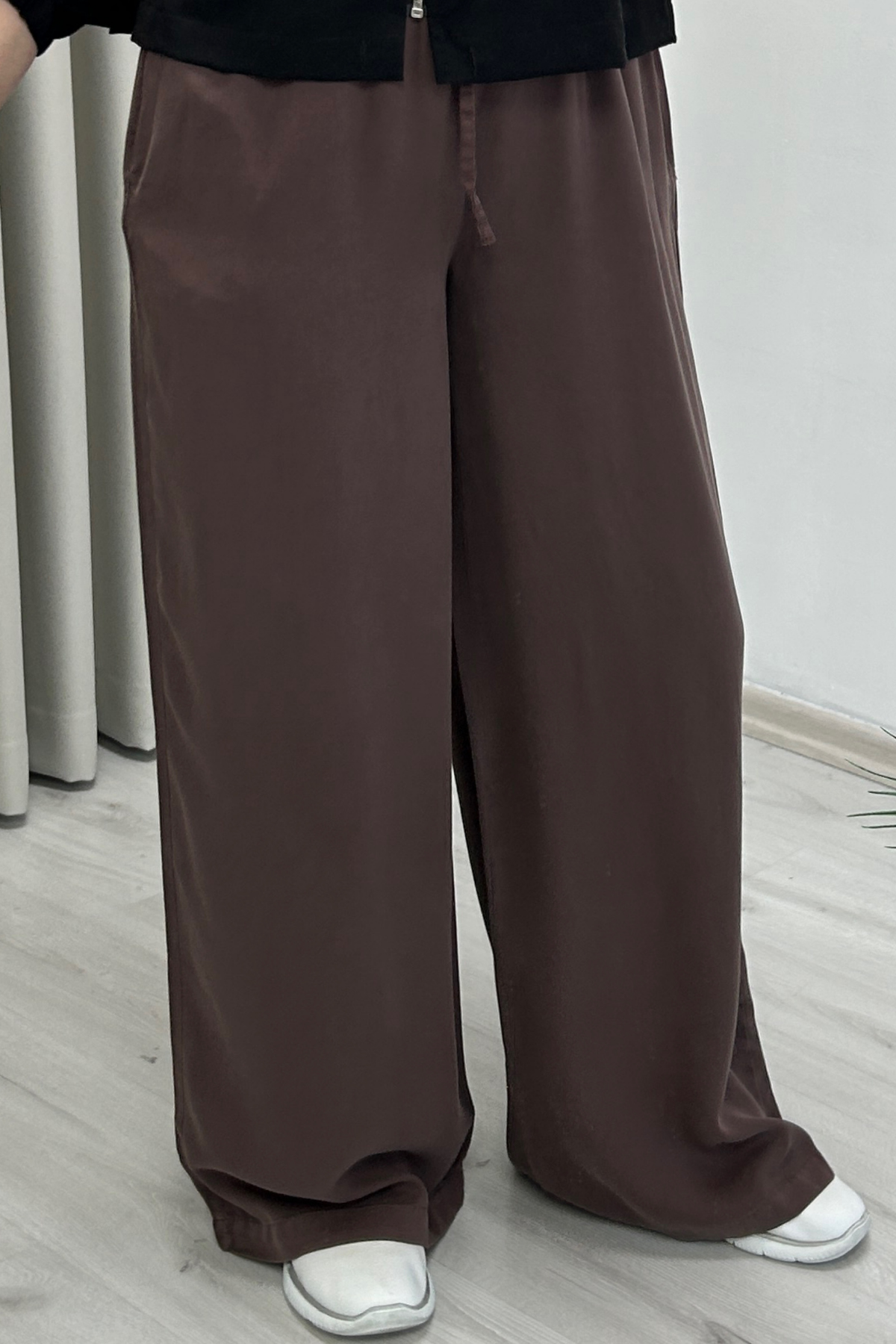 Yeni Sezon Premium Kumaş Yumuşak Dokulu Dökümlü Bol Paça Kadın Pantolon Kahve