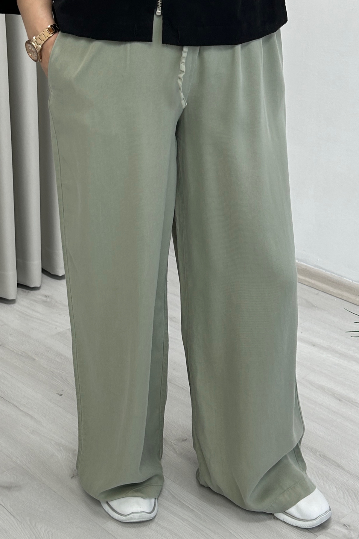 Yeni Sezon Premium Kumaş Yumuşak Dokulu Dökümlü Bol Paça Kadın Pantolon Mint