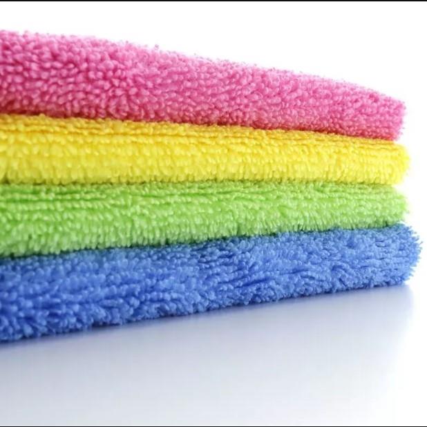 Mikrofiber Temizlik ve Kurulama Bezi 40×40 cm – Profesyonel Temizlik Performansı | Beyond Hijyen | Temizlik Gereçleri | Temizlik BezleriBeyond HijyenEkonomik Mikrofiber Kurulama Bezi 40cmx40cm 4 Renk - Sarı-Kırmızı-Yeşil-Mavi