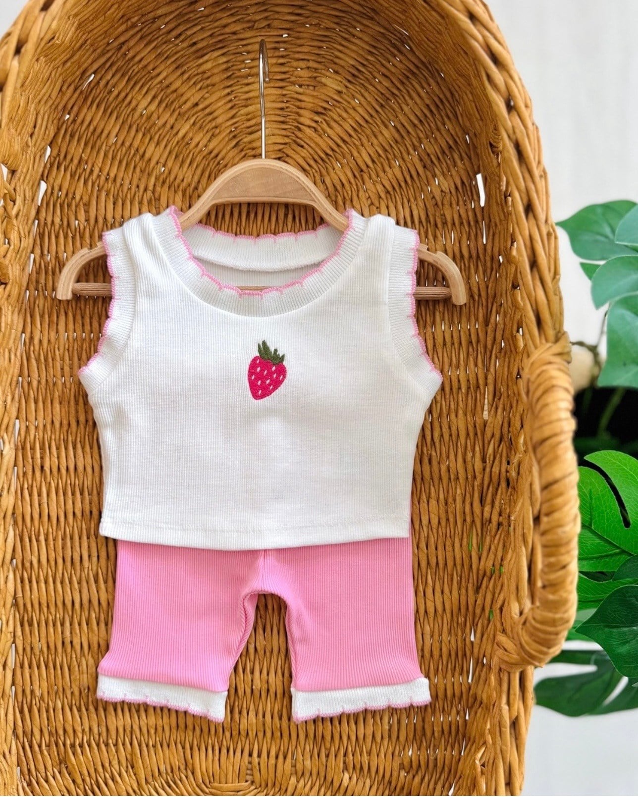 Çilek Nakışlı Ribanalı Taytlı Crop Takım