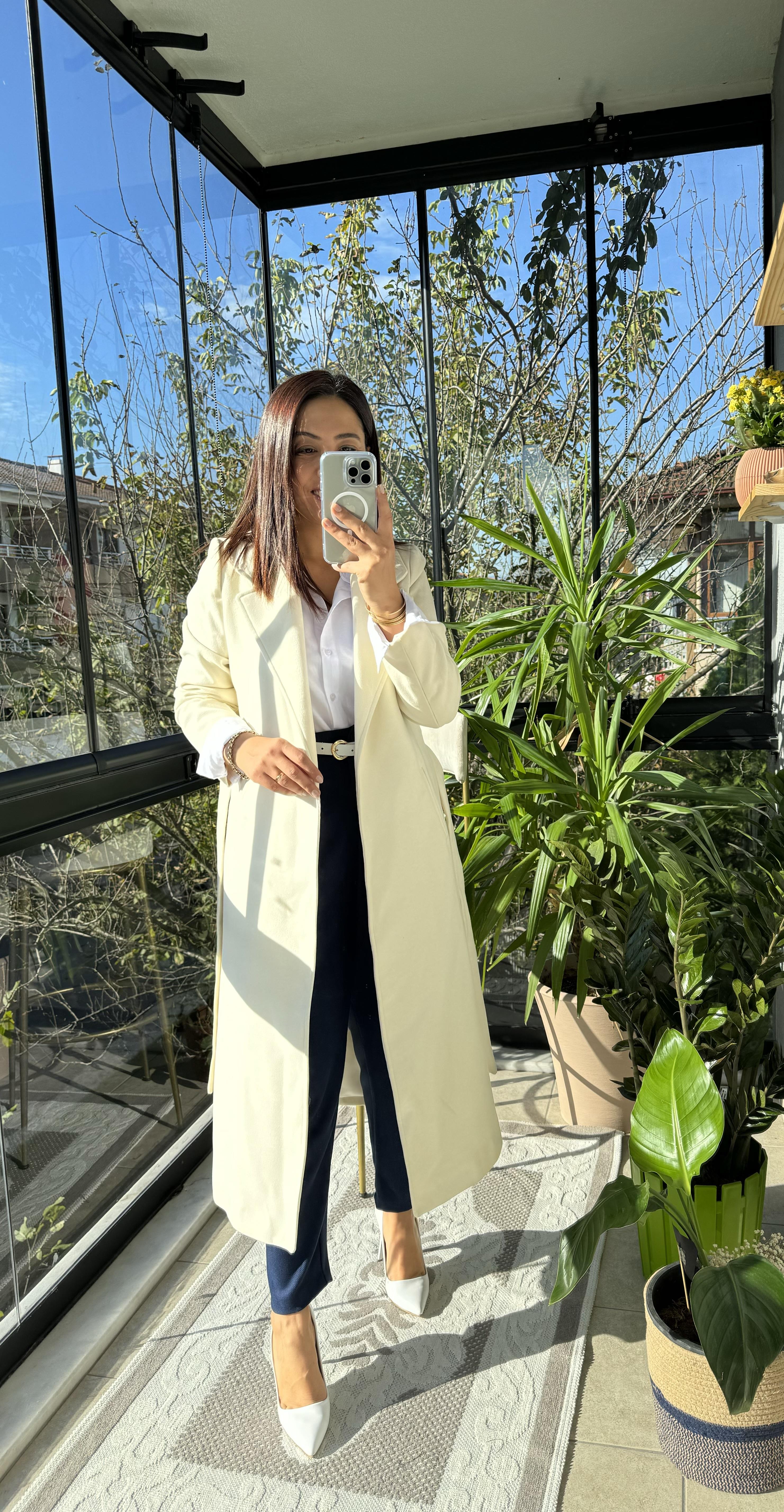  Bornoz Model İthal Kumaş Kaban Krem