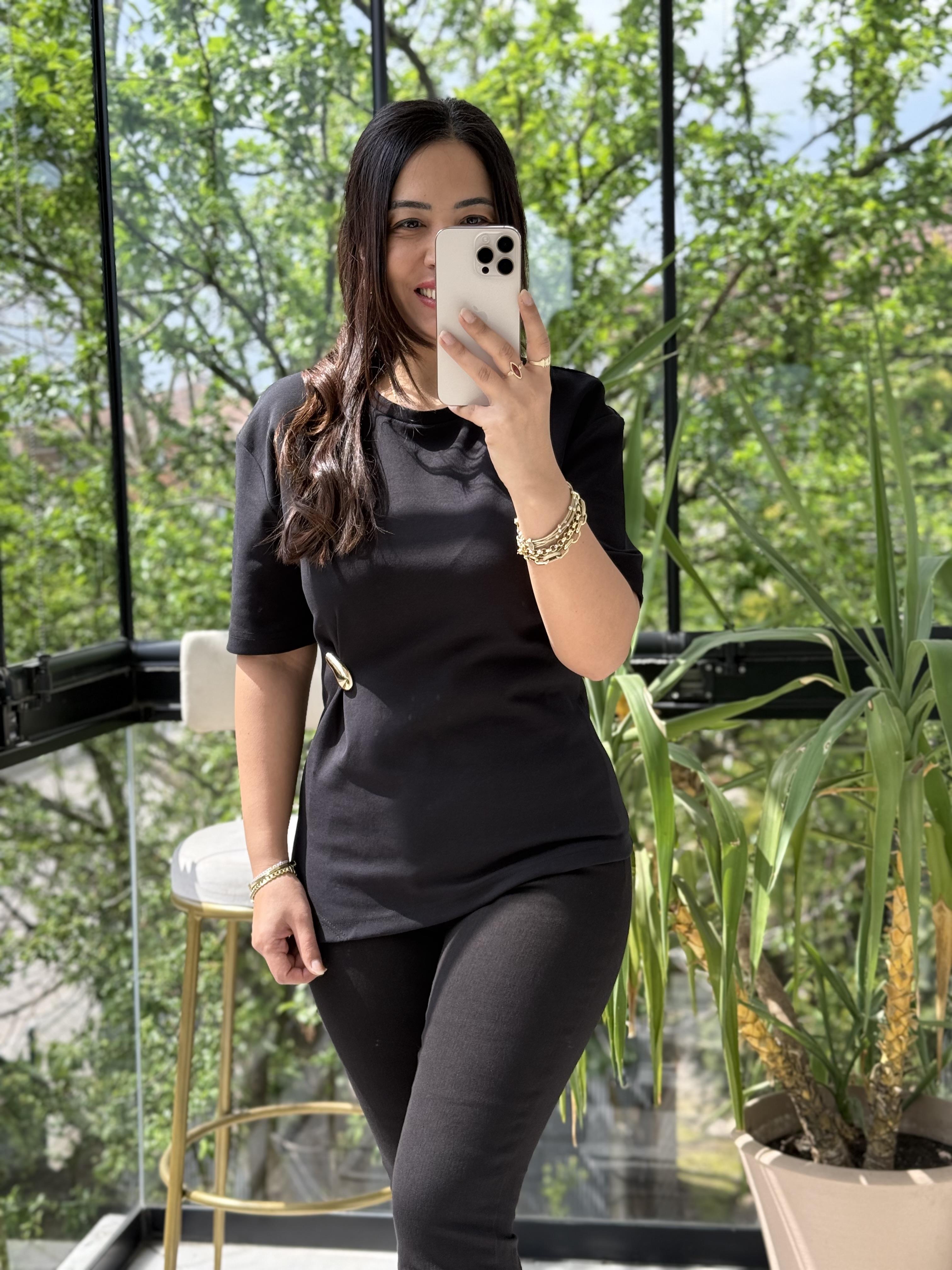 Dilvin Aksesuar Detaylı Kısa Kollu Tişört Siyah