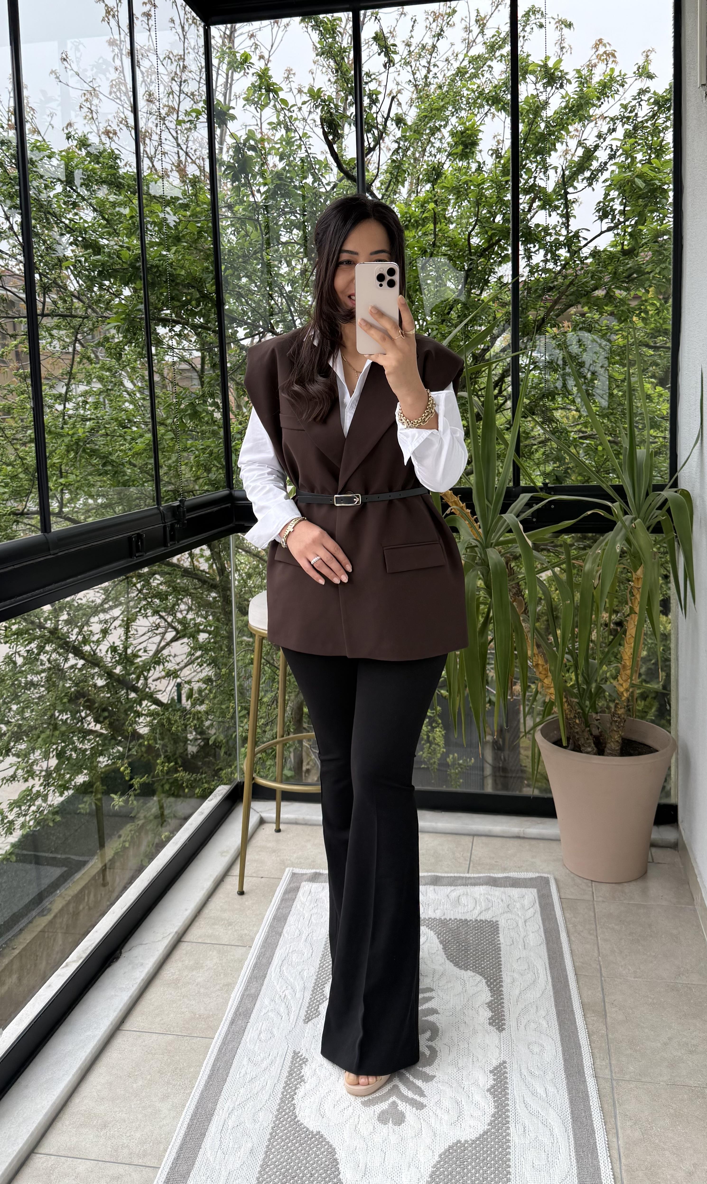 Vatkalı Kemerli Yelek Kahve