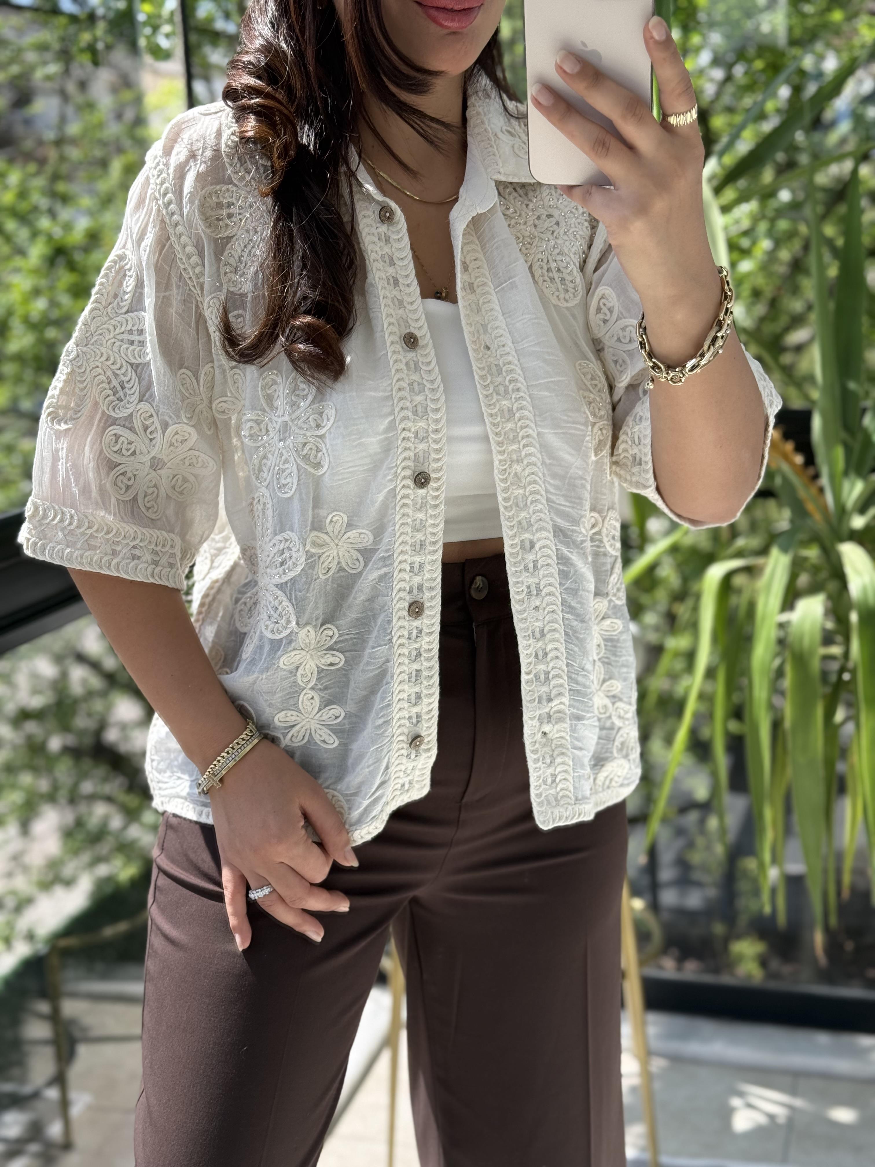 Boncuk İşlemeli Kısa Kol Naturel Gömlek Bej