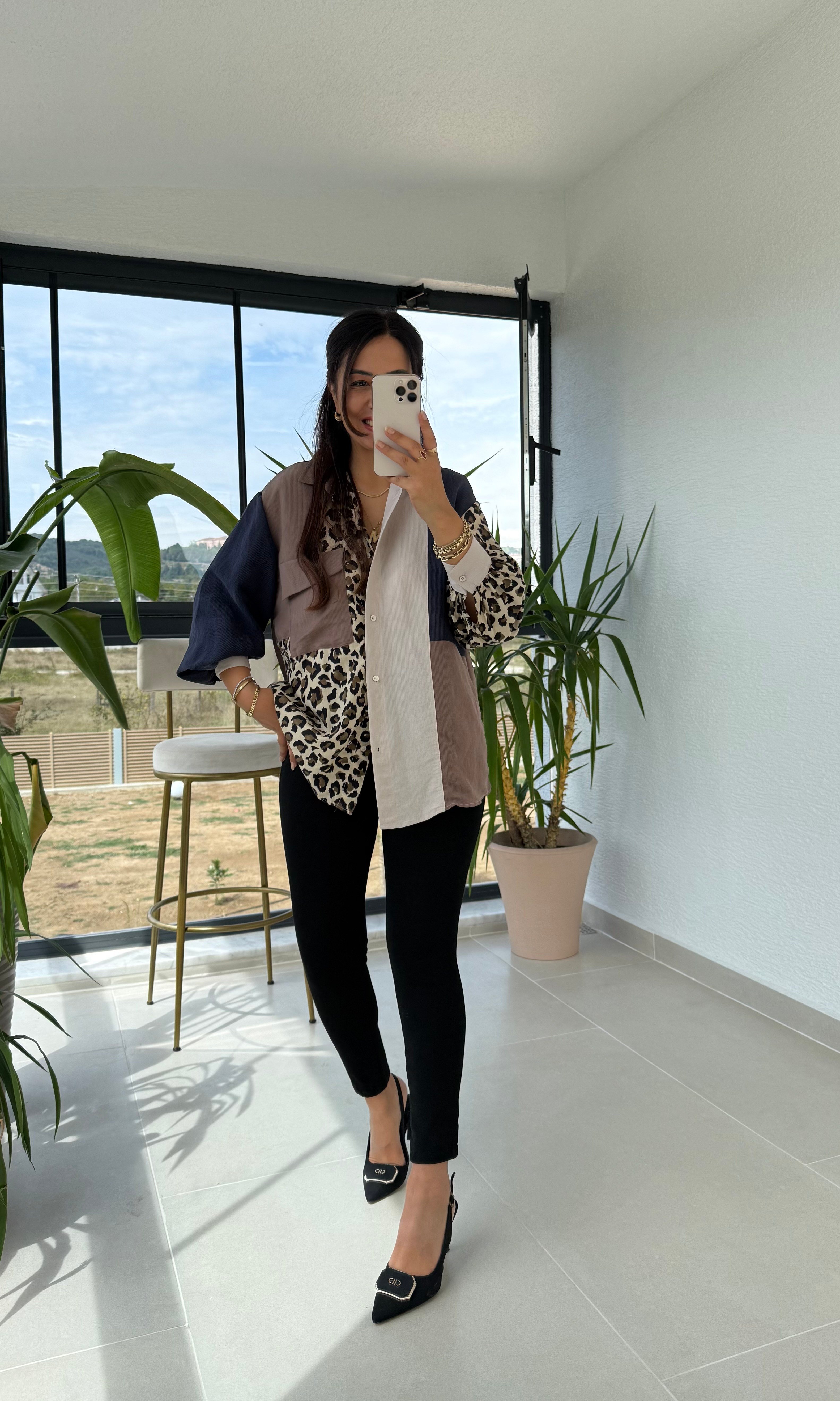 Parçalı Leopar Detaylı Gömlek Bej