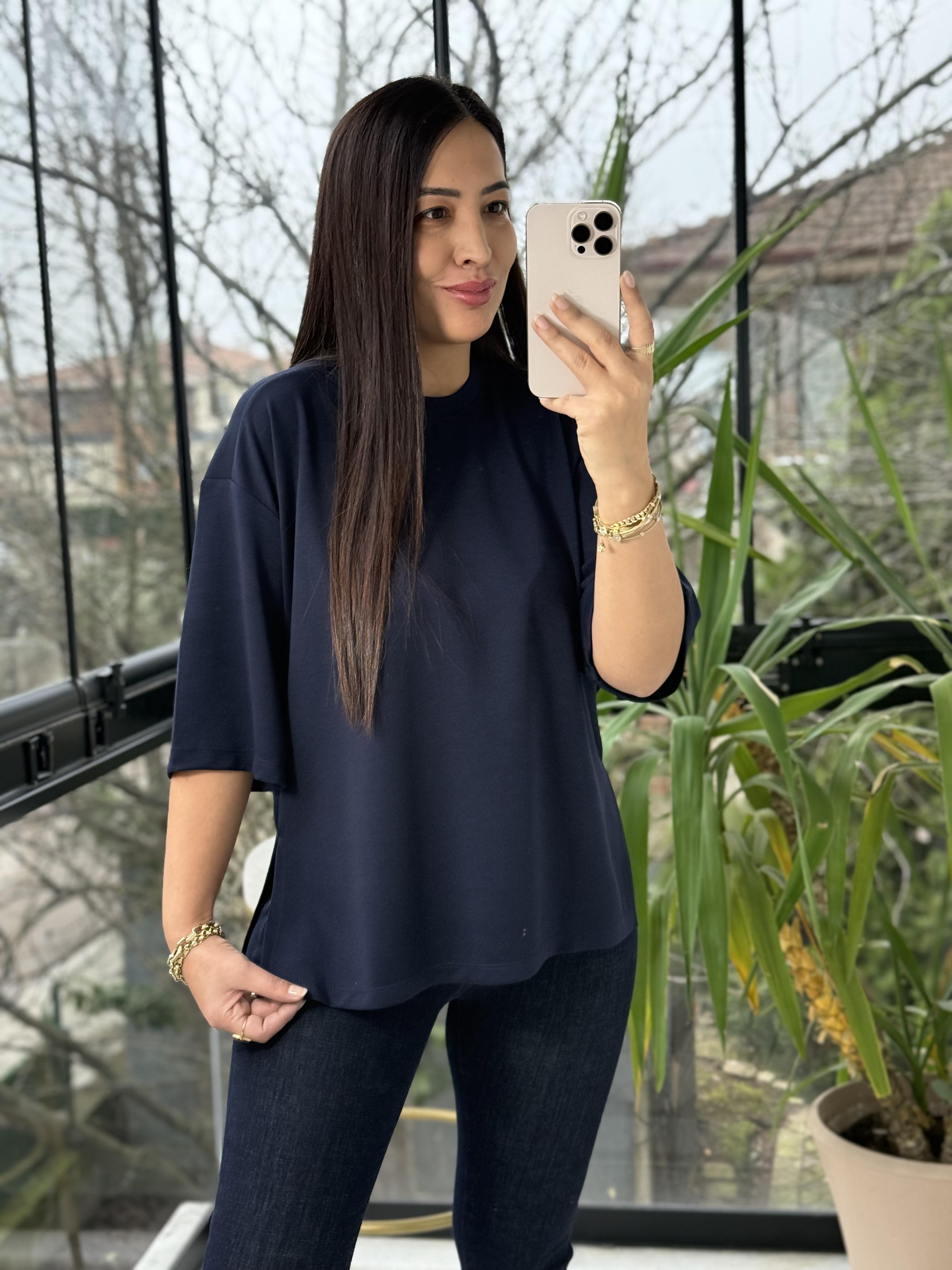 Oversize Yanları Yırtmaçlı Modal Tişört Lacivert