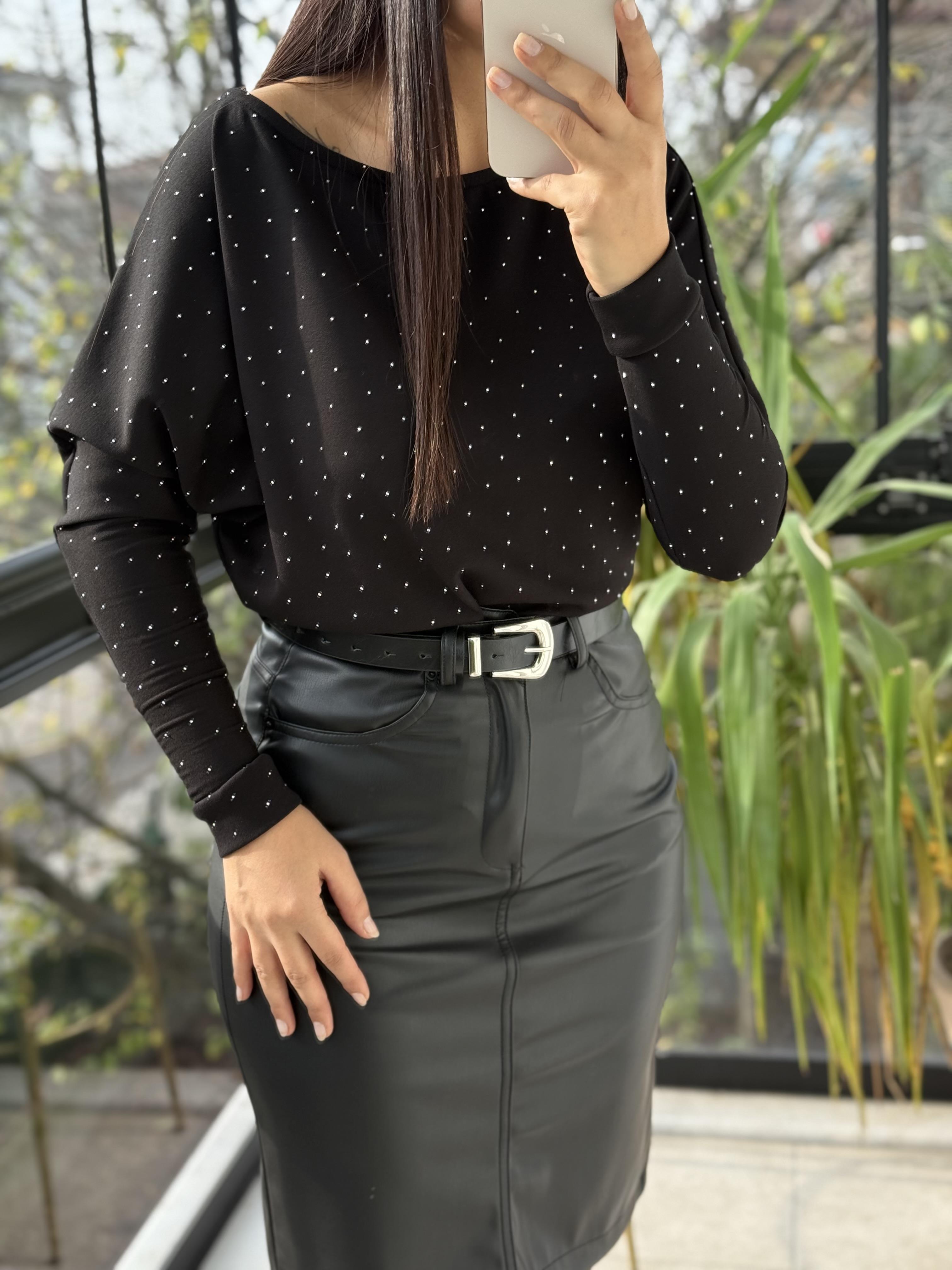 Full Taşlı Kayık Yaka Bluz Siyah