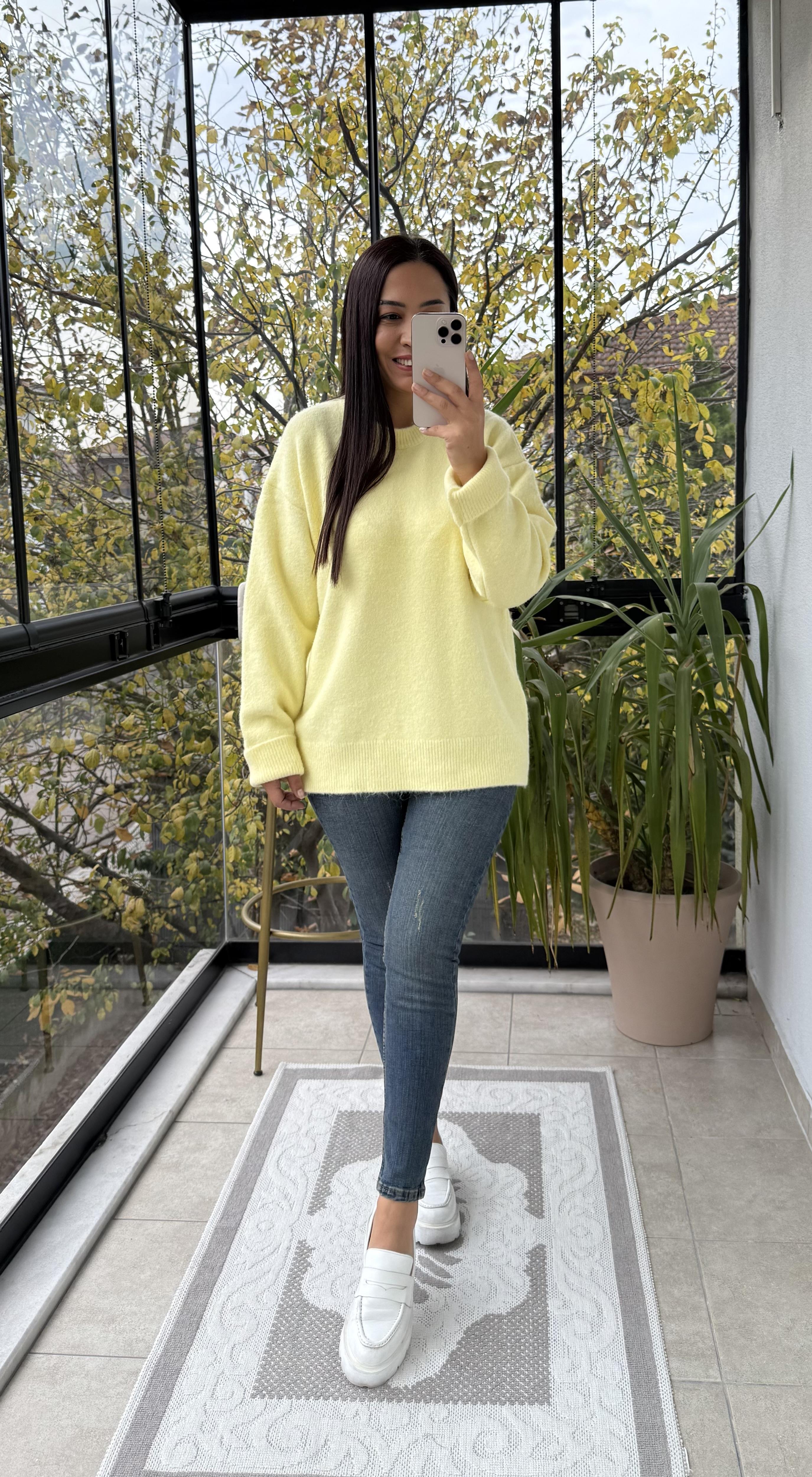 Yumoş Basic Kazak Sarı