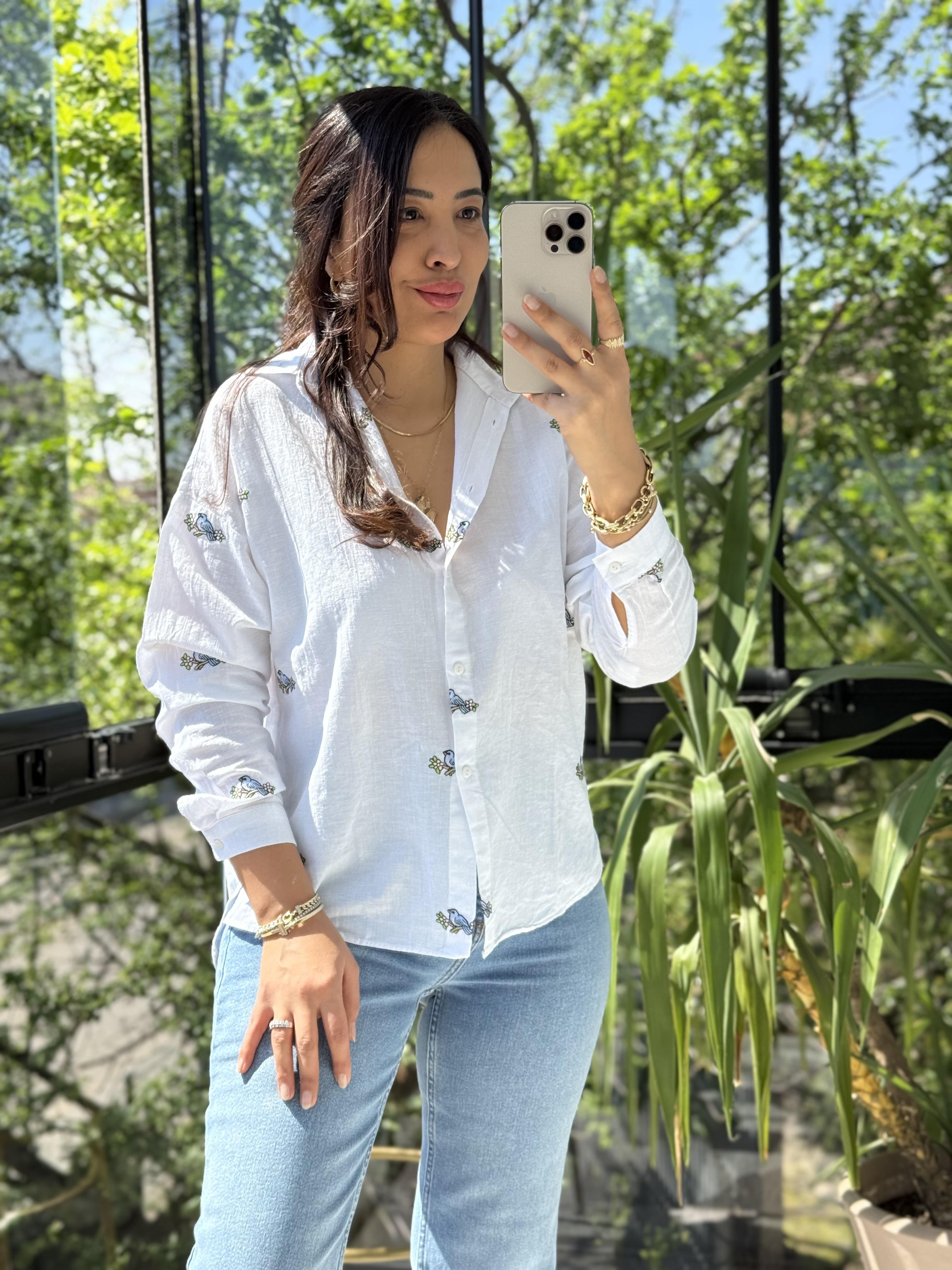 Mavi Kuş Nakışlı Gömlek Beyaz