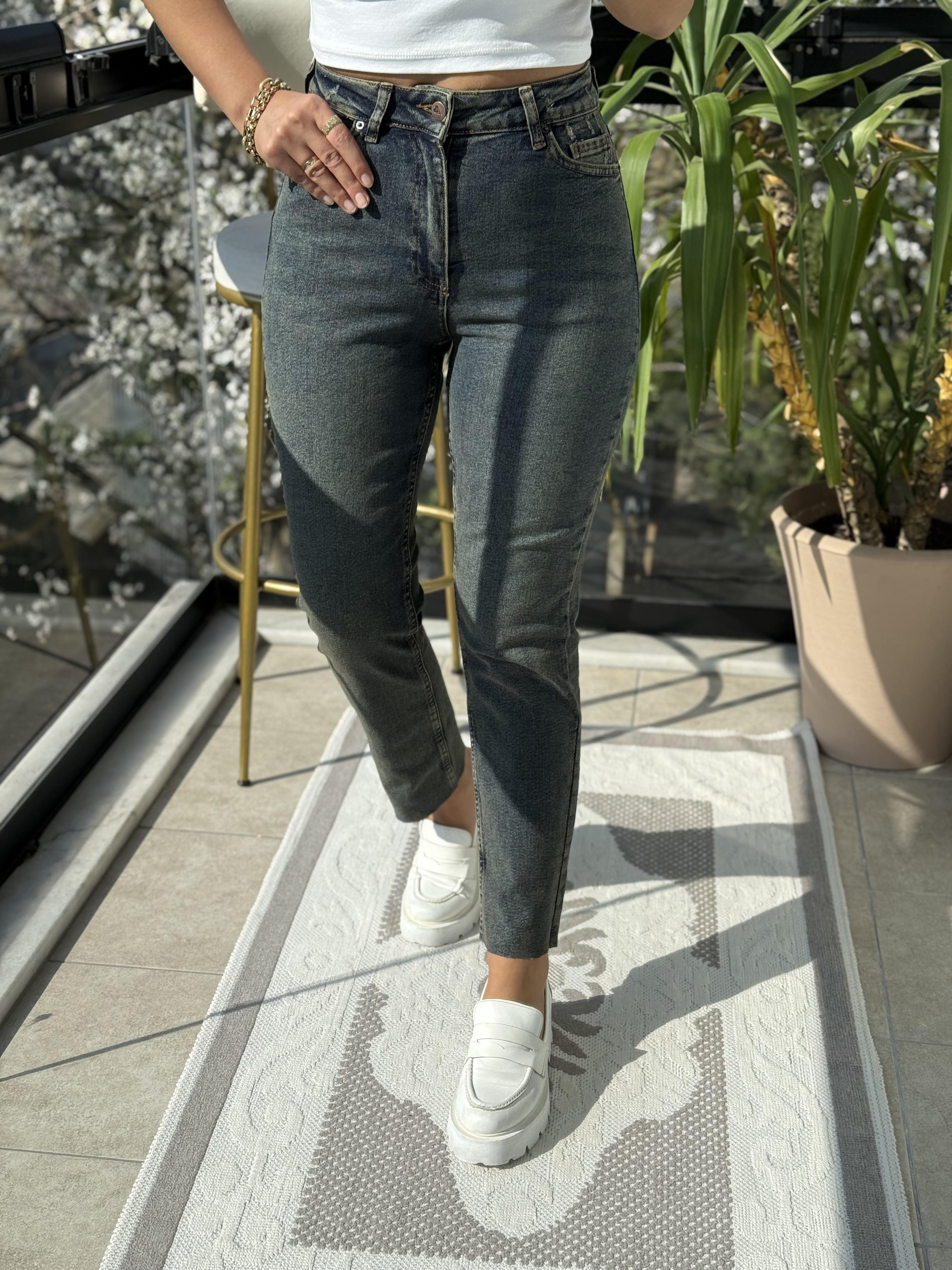Premium Kalite Kesik Paça Jean Yeşil Yıkama