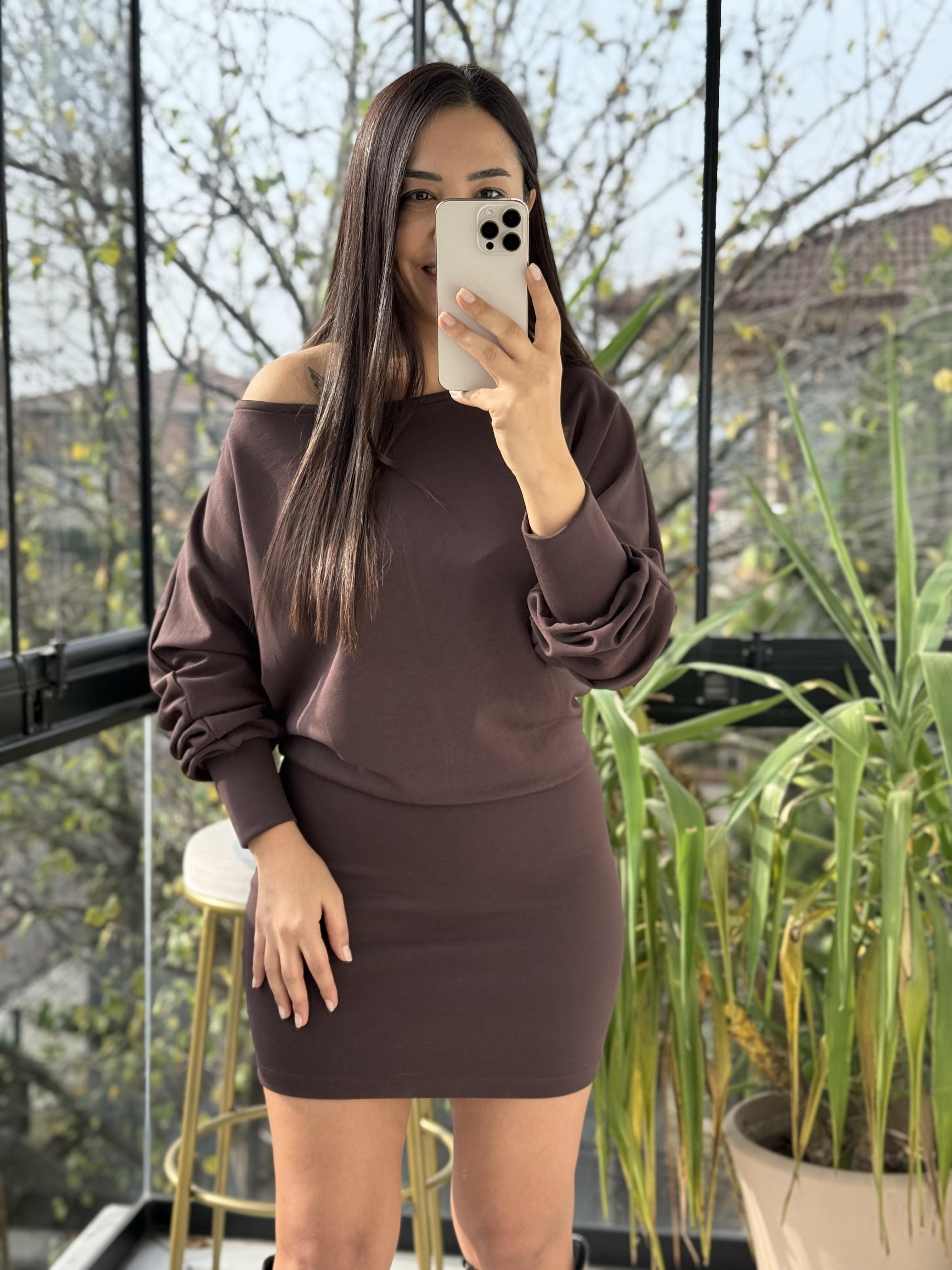 Kayık Yaka Bluzlu Elbise Kahve