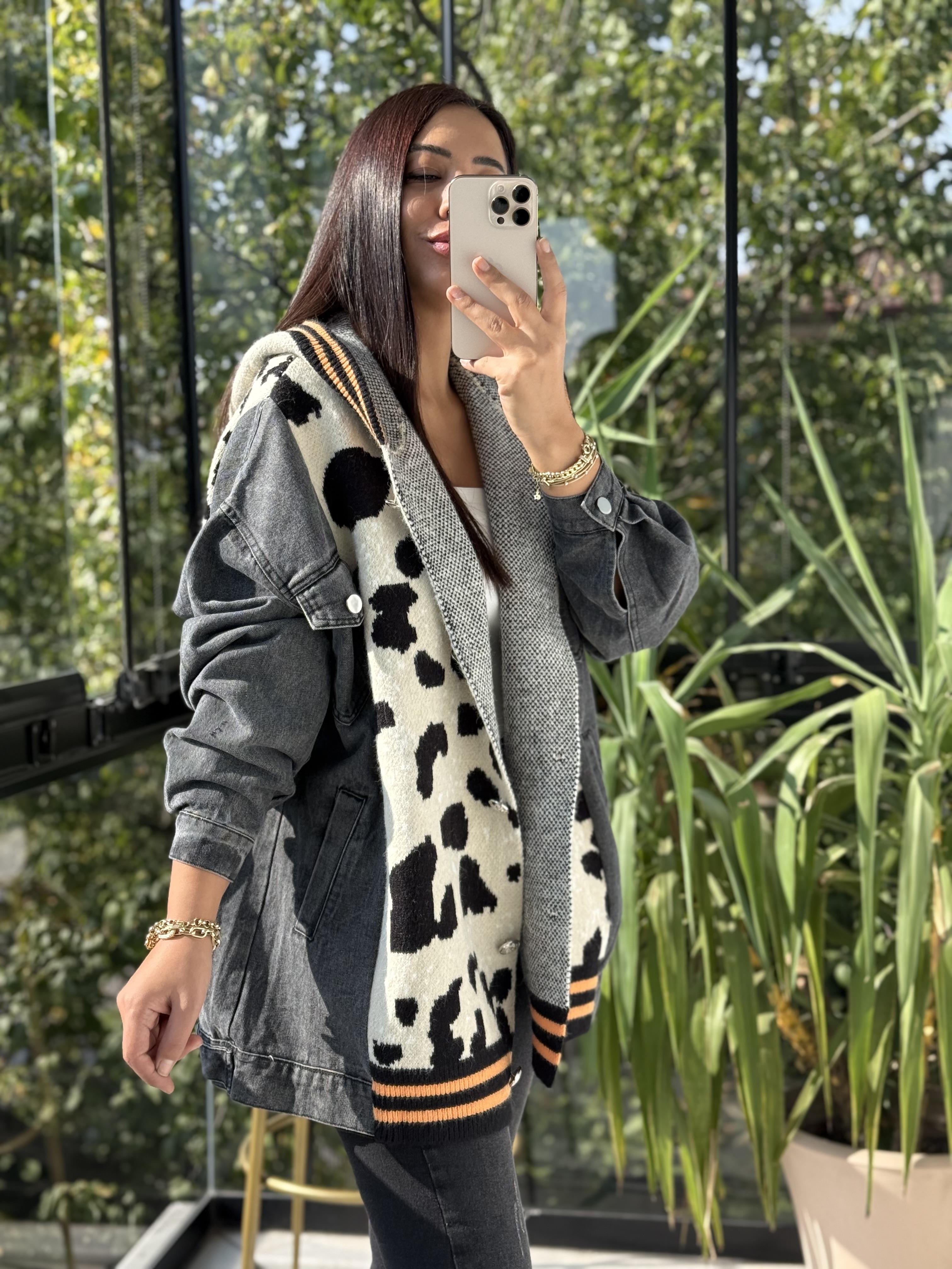 Yanları Kot Detaylı Leopar Hırka Ekru