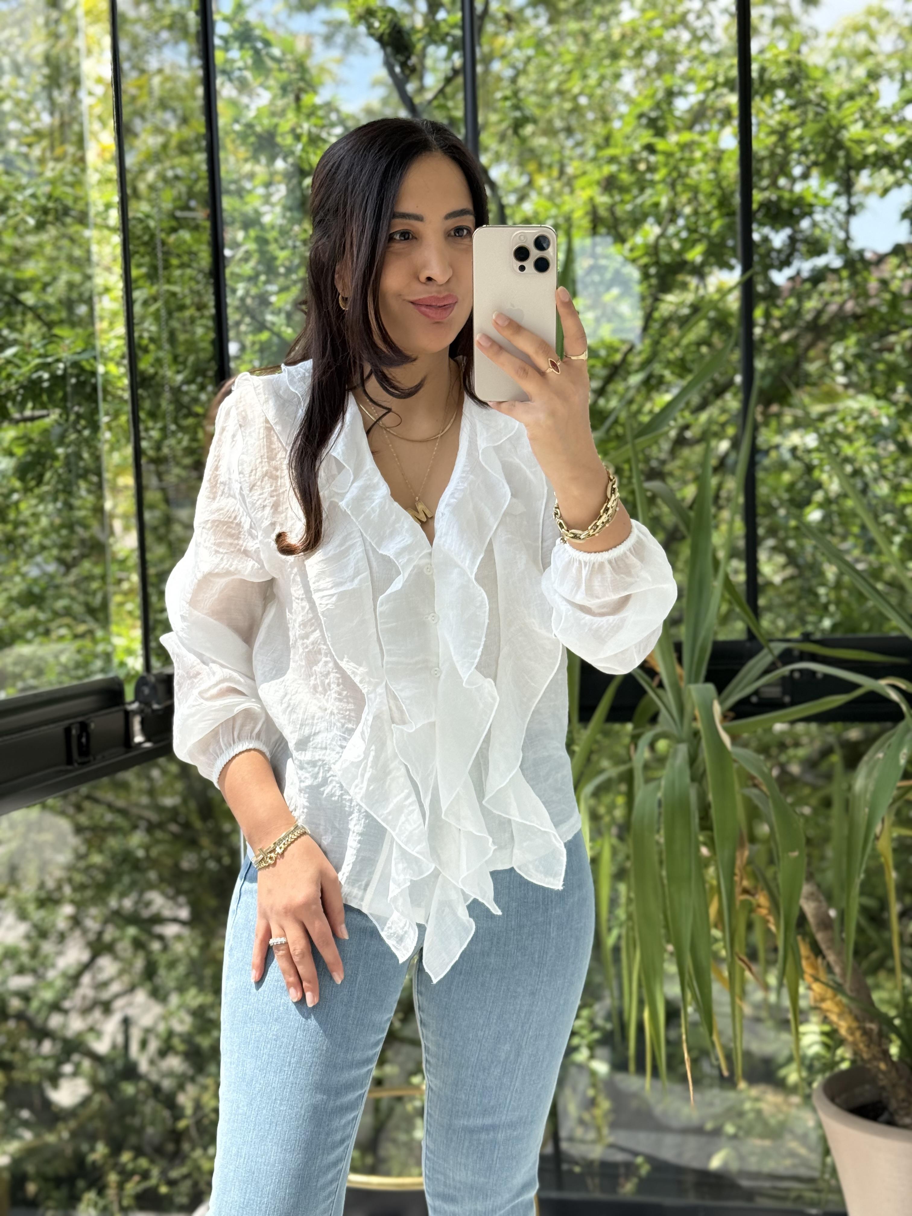 V Yaka Önü Fırfırlı Bluz Beyaz