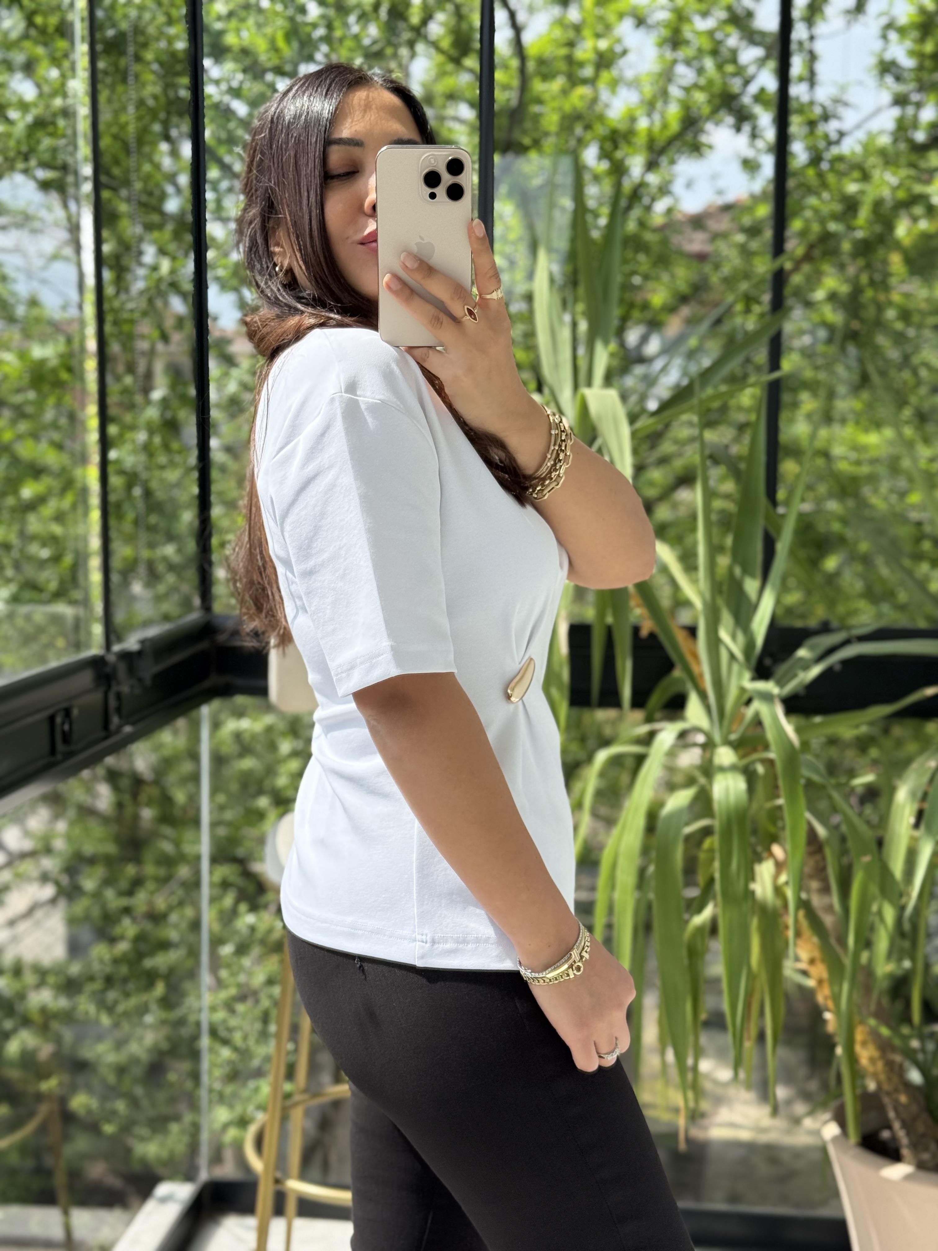 Dilvin Aksesuar Detaylı Kısa Kollu Tişört Beyaz