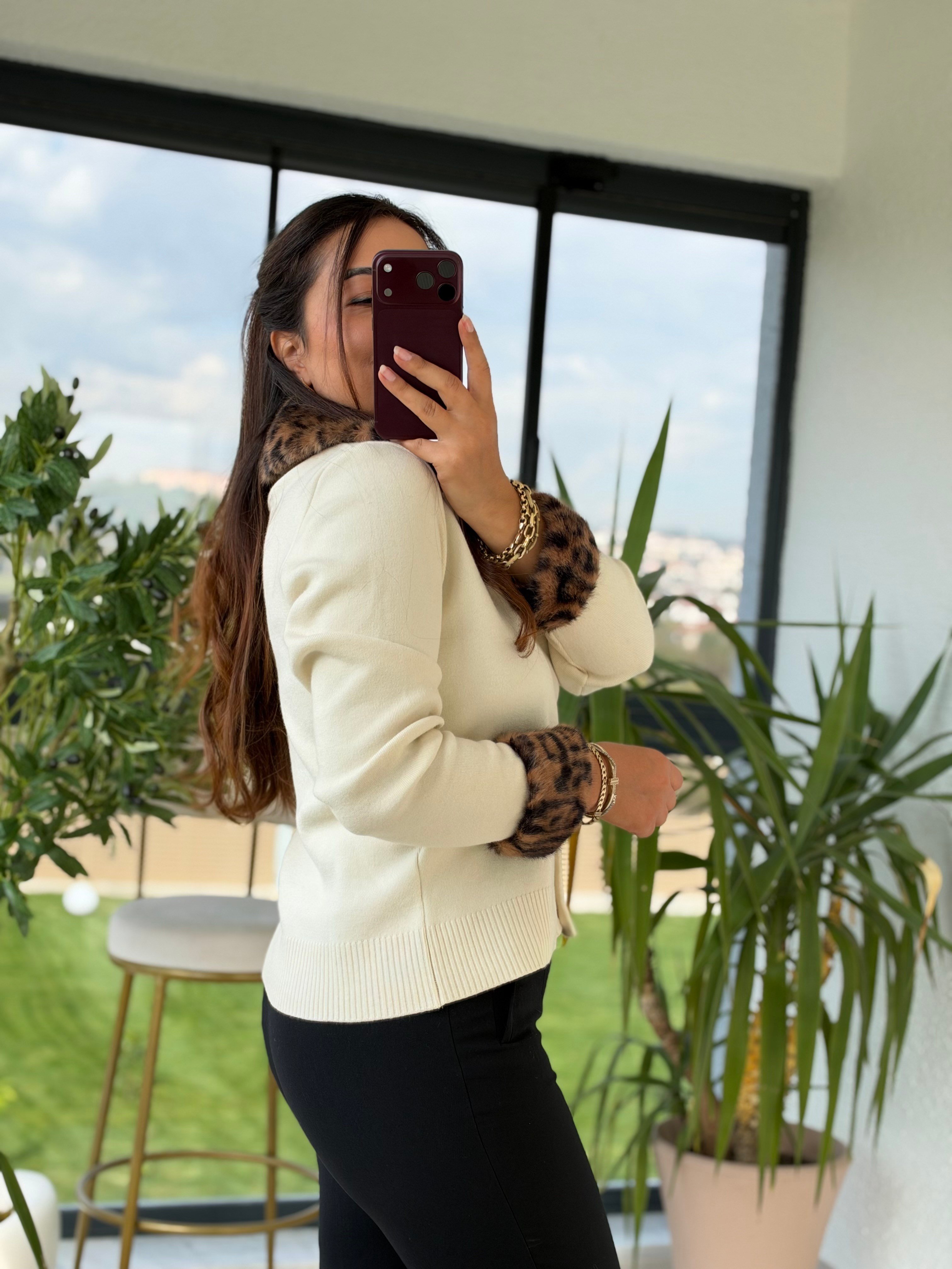 Leopar Kürklü Yakalı Lüx Seri Hırka Ekru