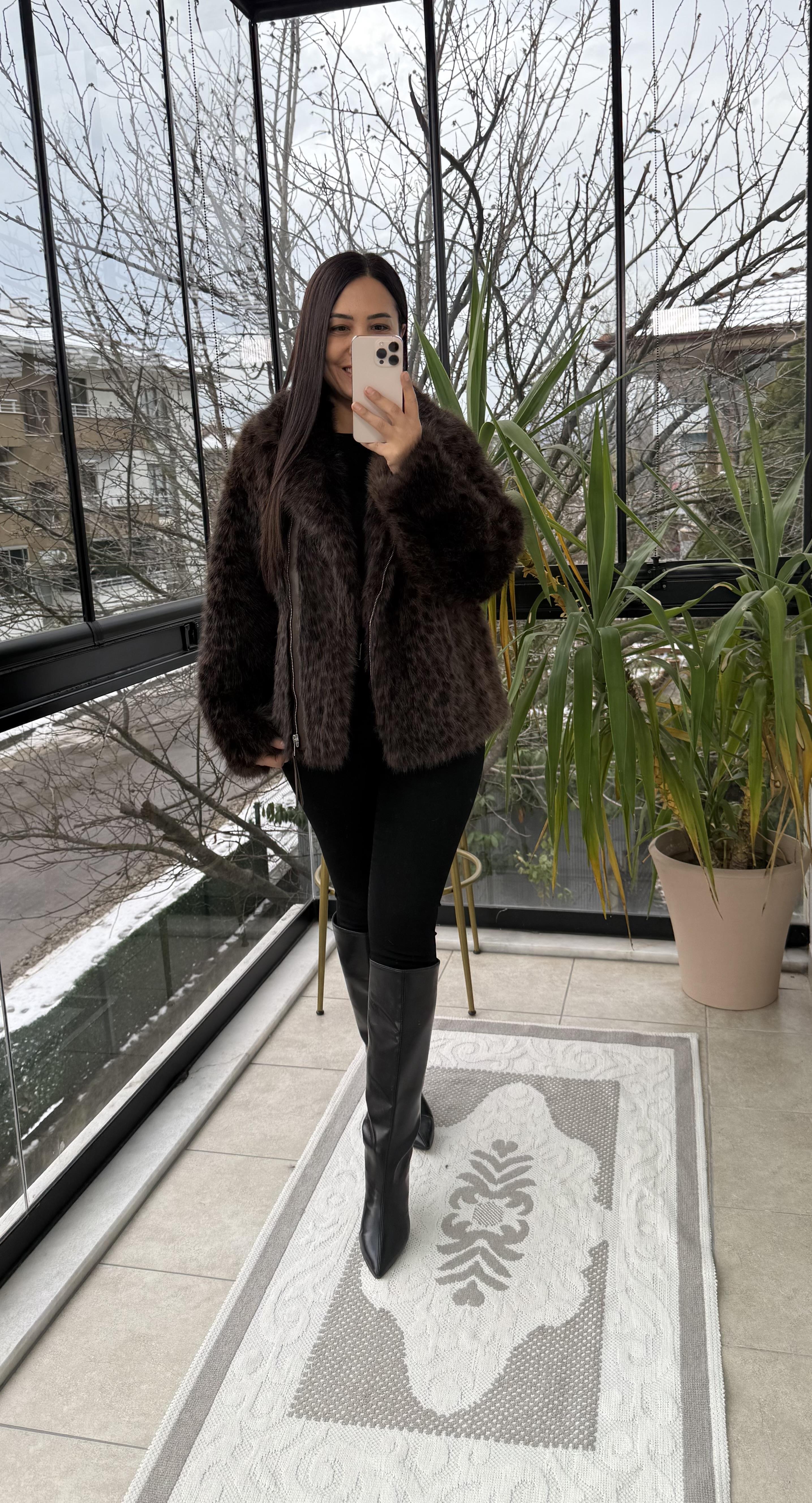 Kruvaze Yakalı Leoparlı Kürk