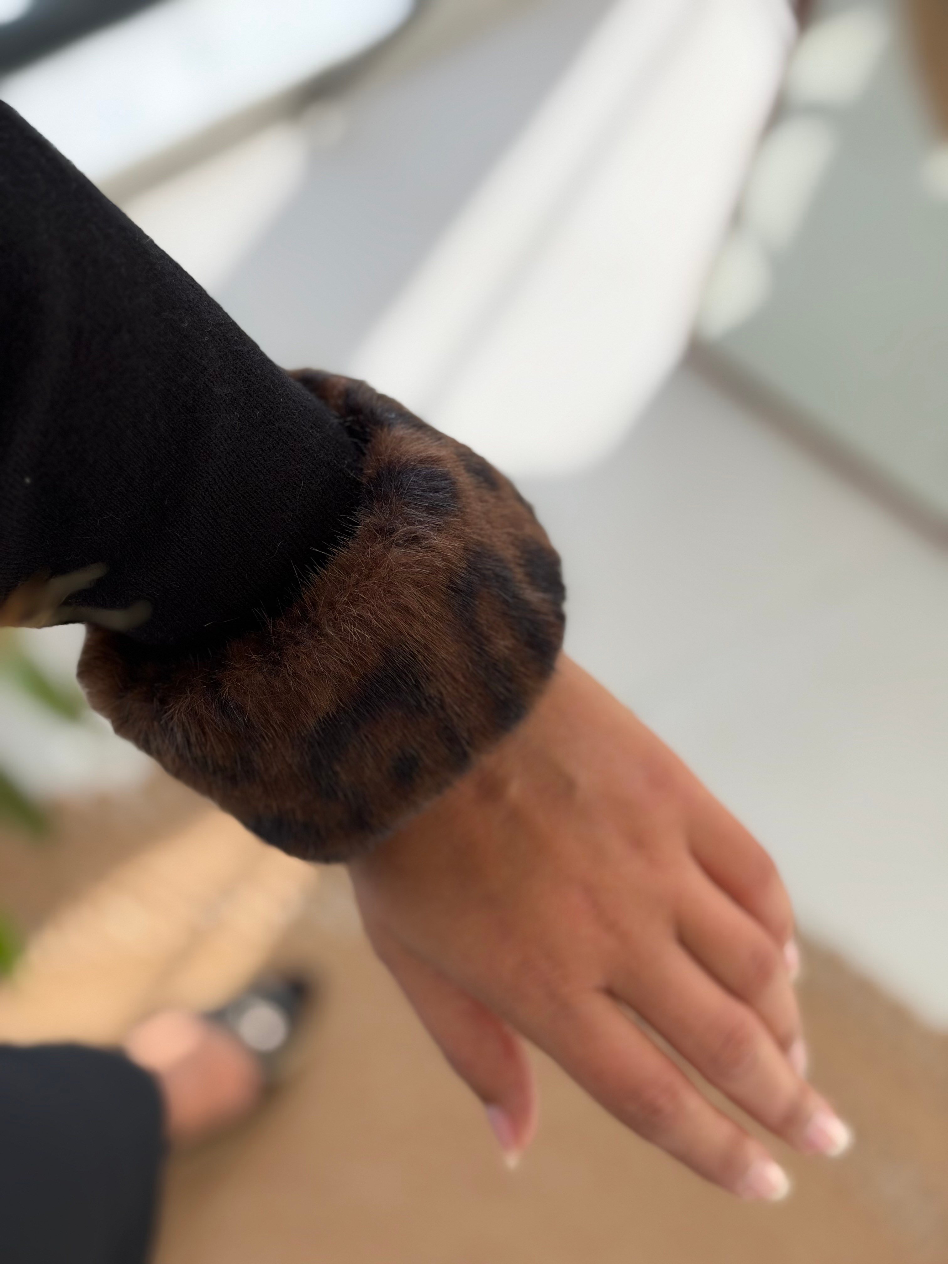 Leopar Kürklü Yakalı Lüx Seri Hırka Siyah