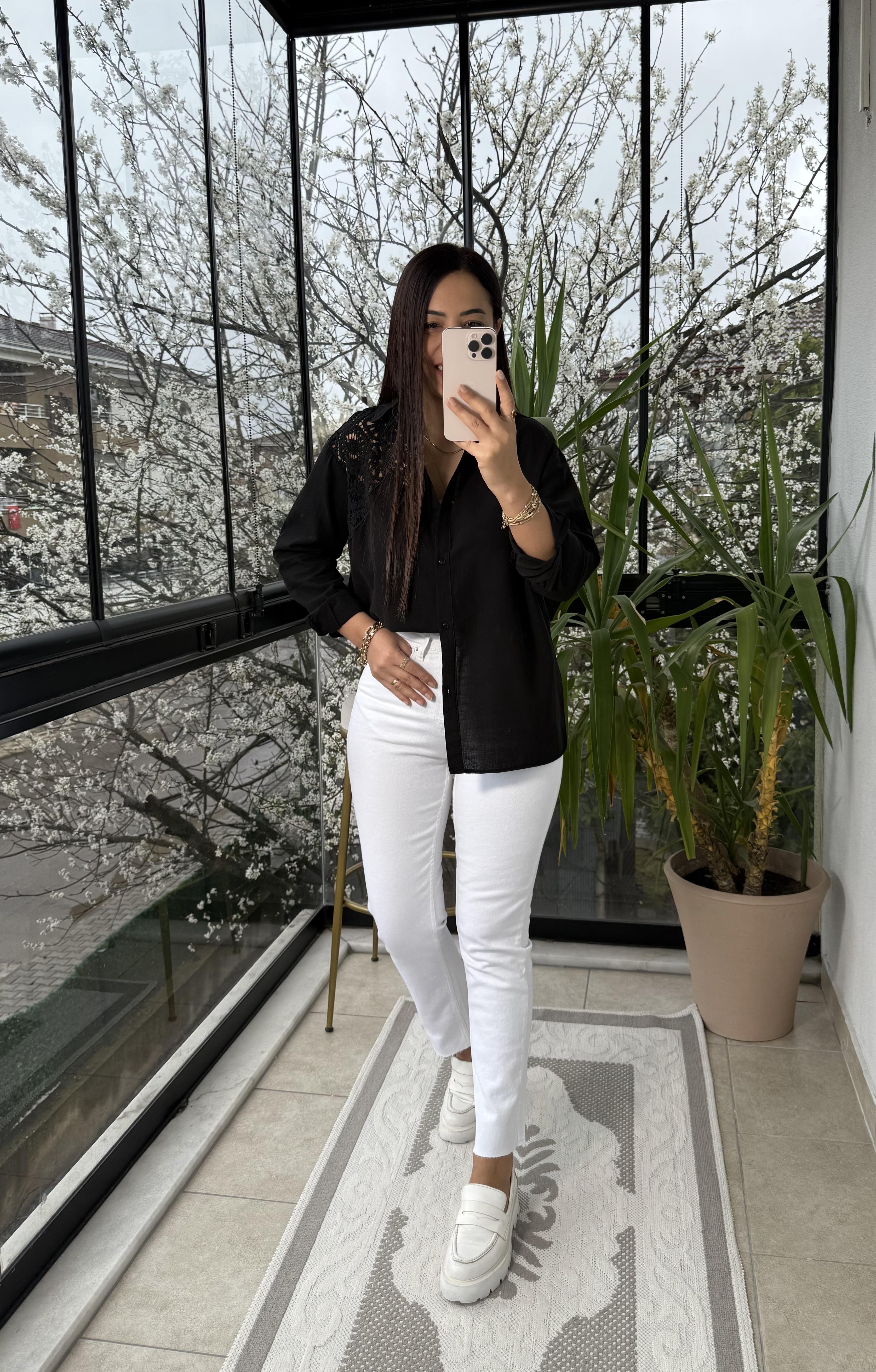 Omuz Dantel Detaylı Natural Gömlek Siyah