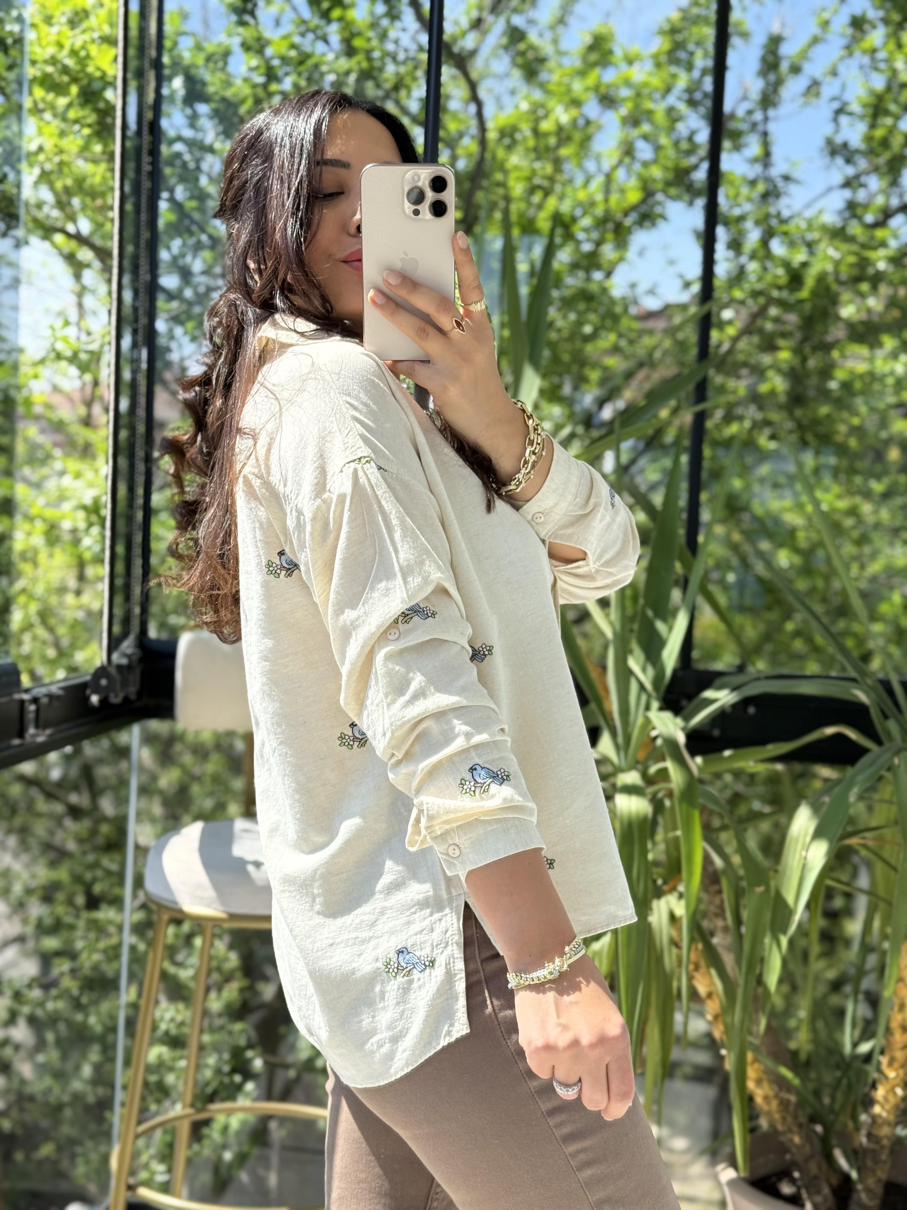 Mavi Kuş Nakışlı Gömlek Natural