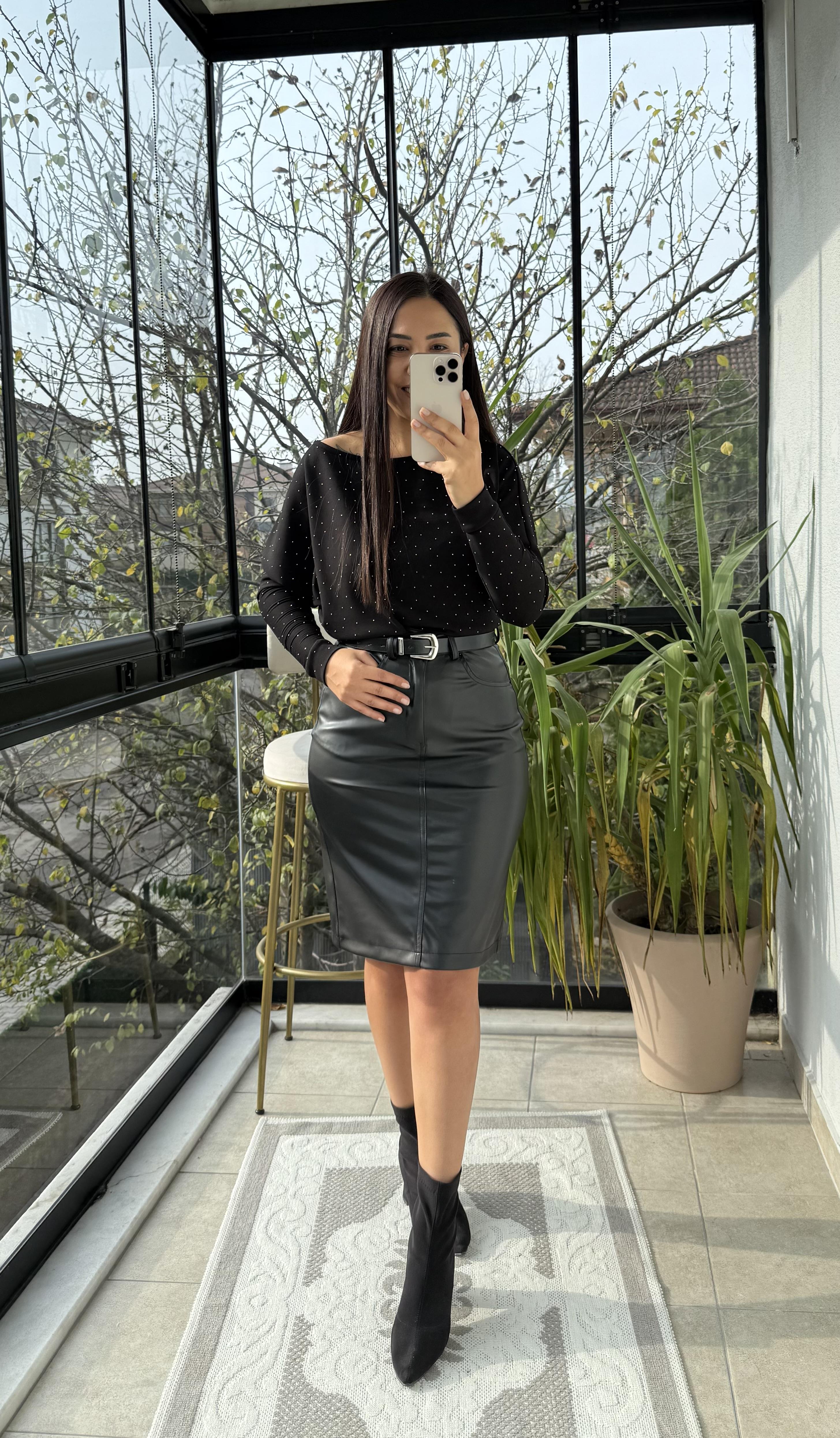 Orta Boy Deri Etek Siyah