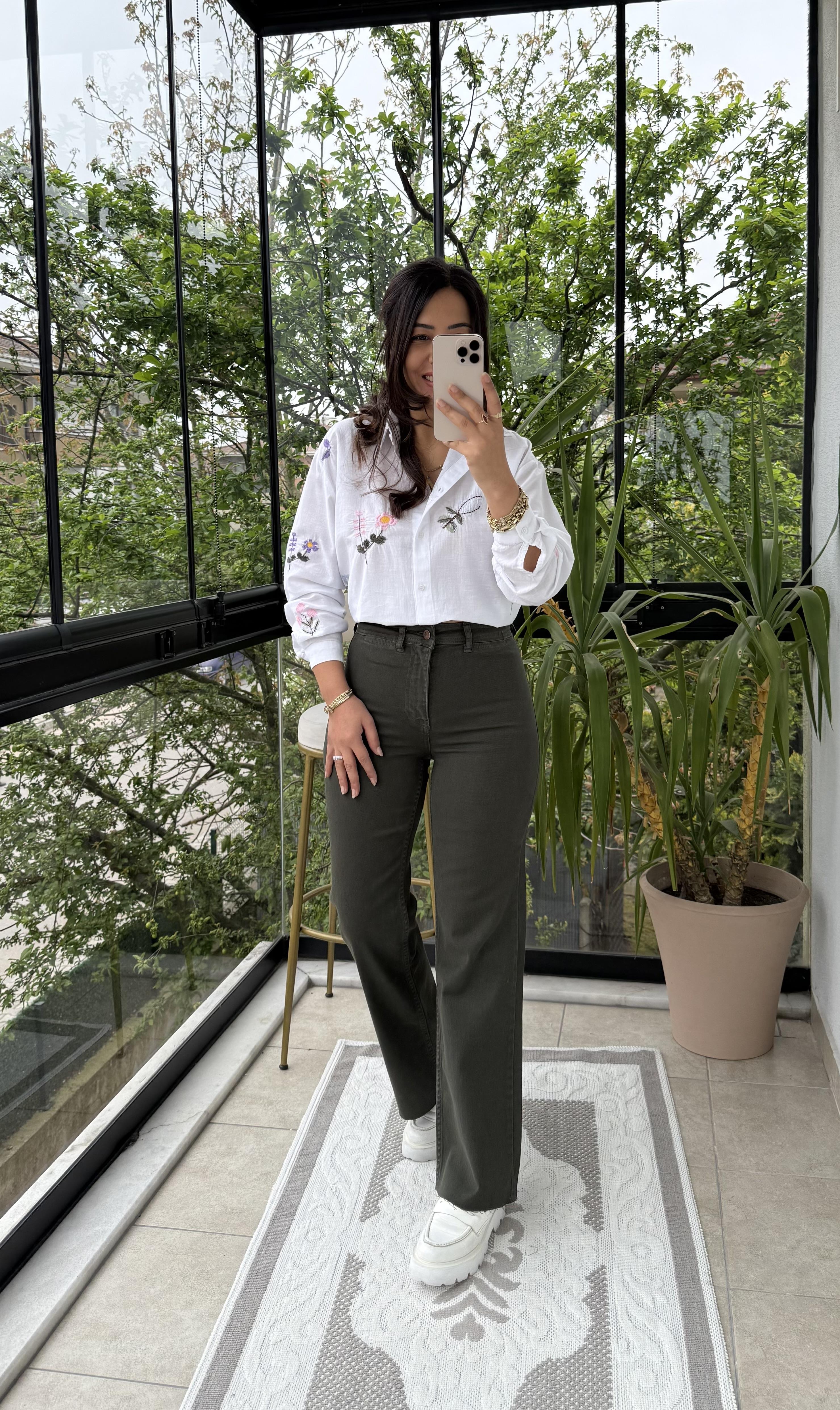 Bahar Nakışlı Gömlek Beyaz