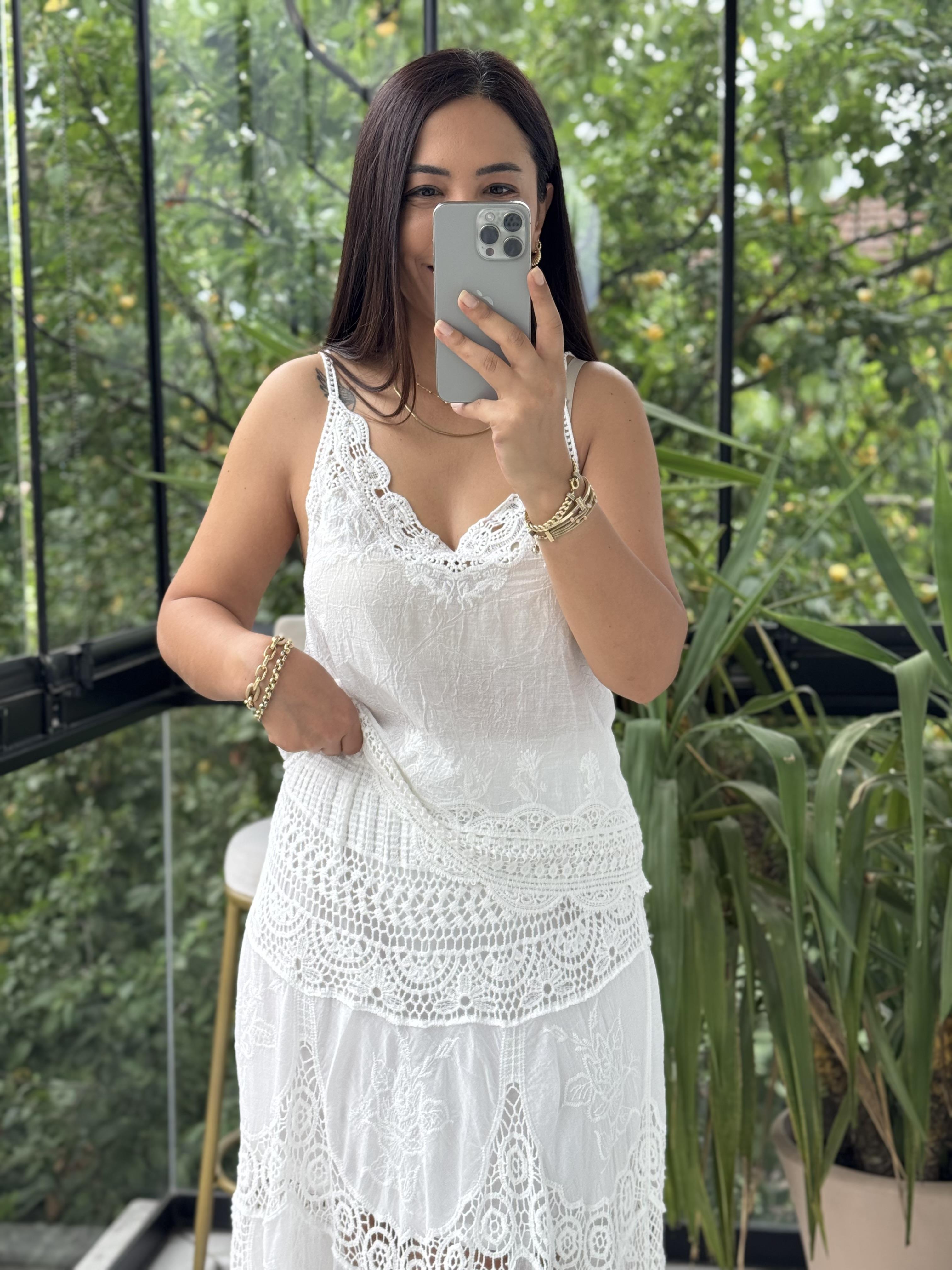 Altı Dantelli Nakışlı Atlet Beyaz