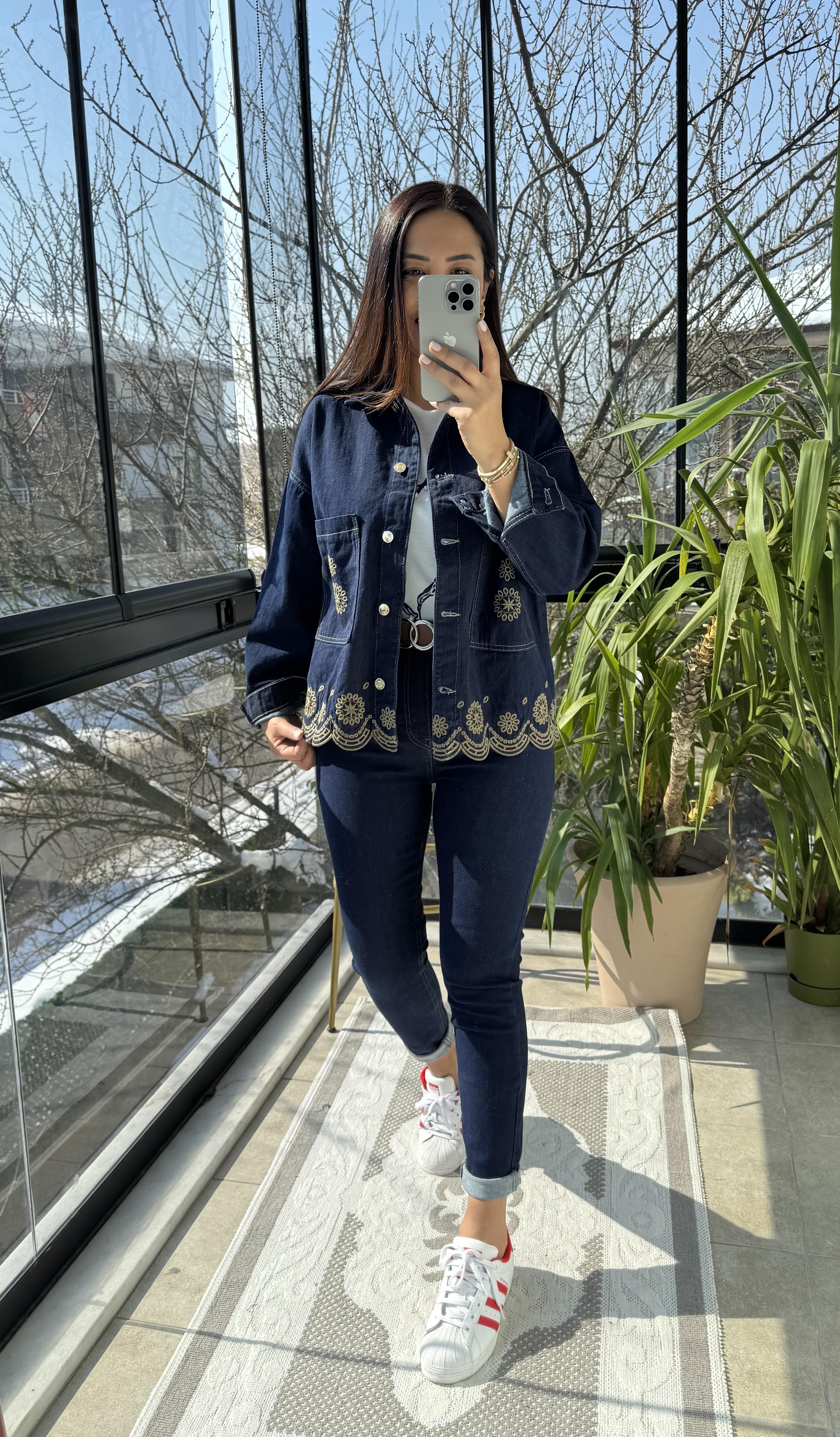 Altı Nakışlı Kot Ceket Lacivert