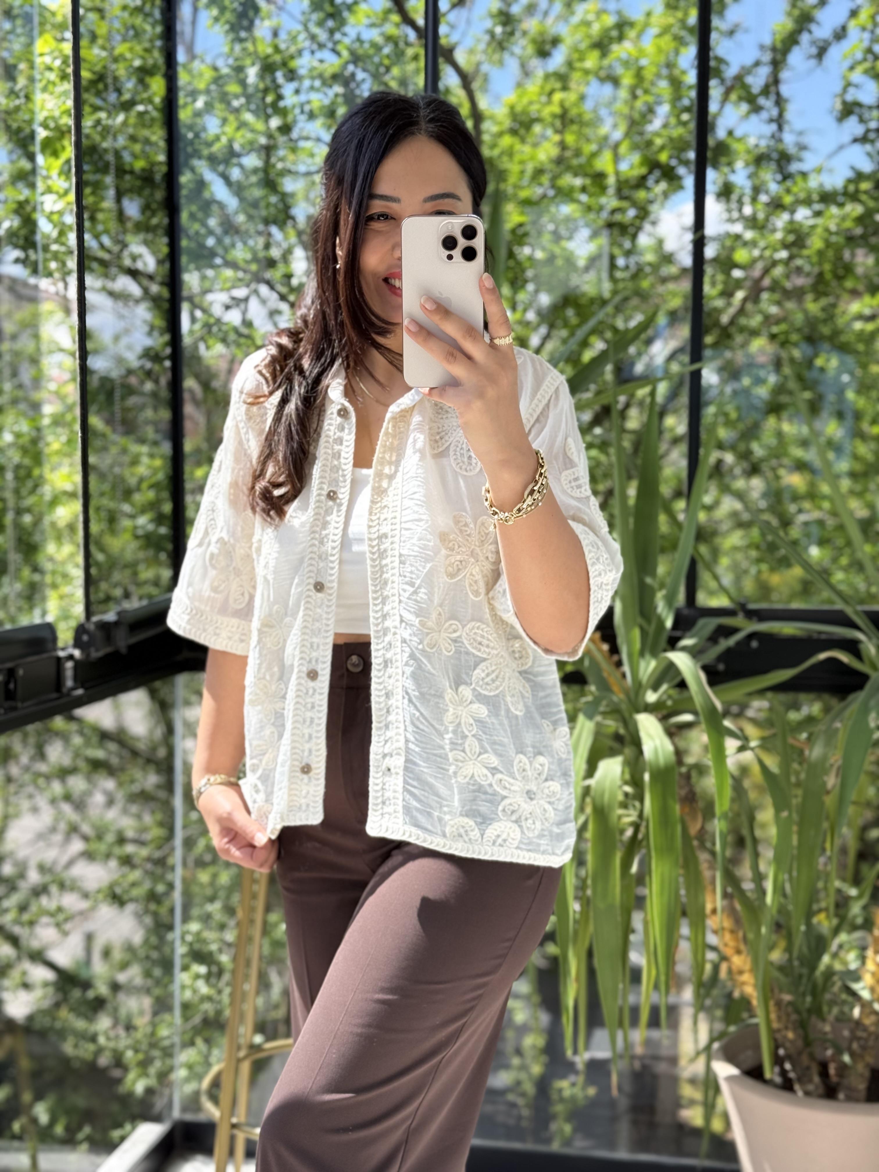 Boncuk İşlemeli Kısa Kol Naturel Gömlek Bej