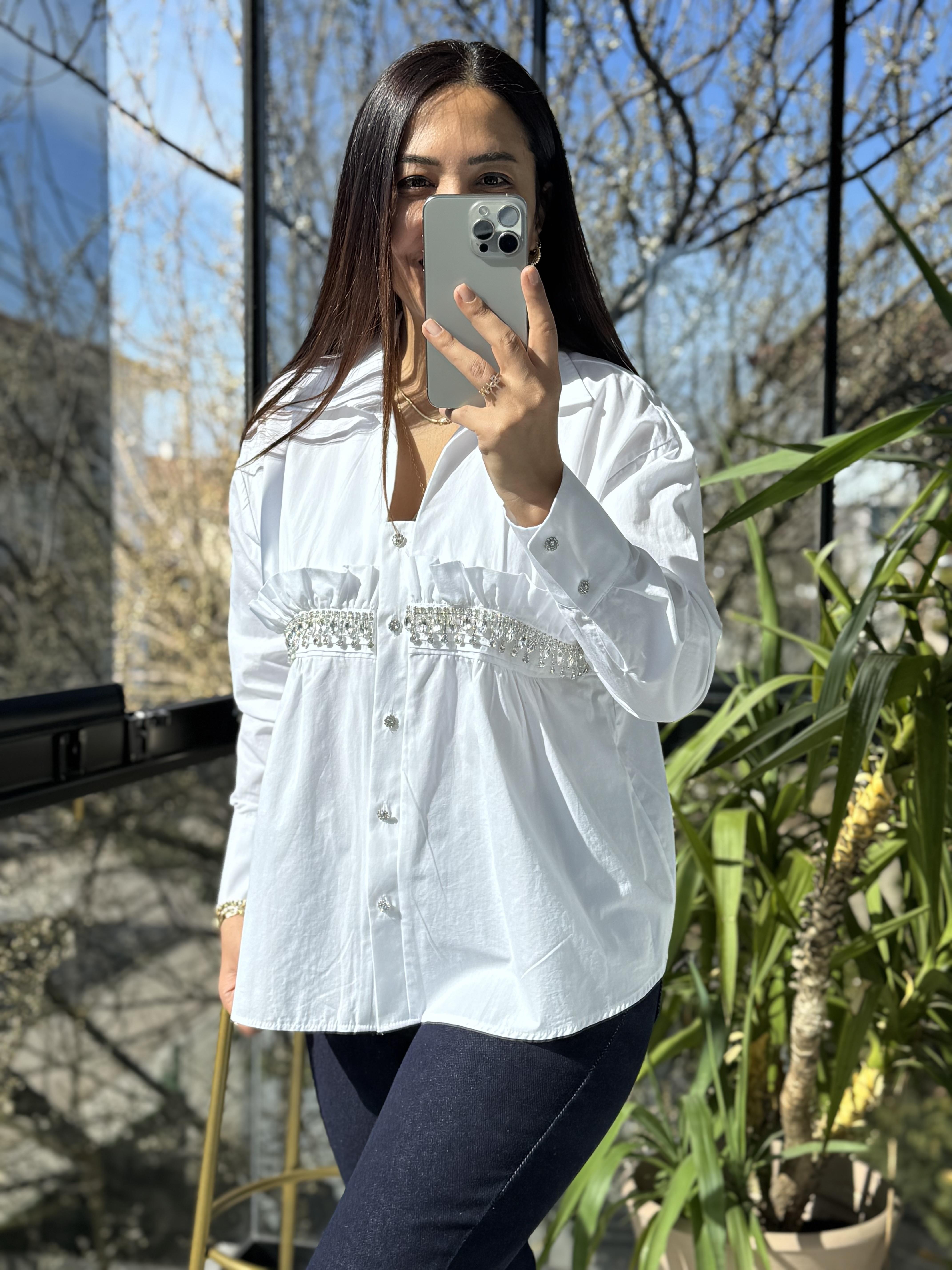 Beli Sallantılı Taşlı Gömlek Beyaz