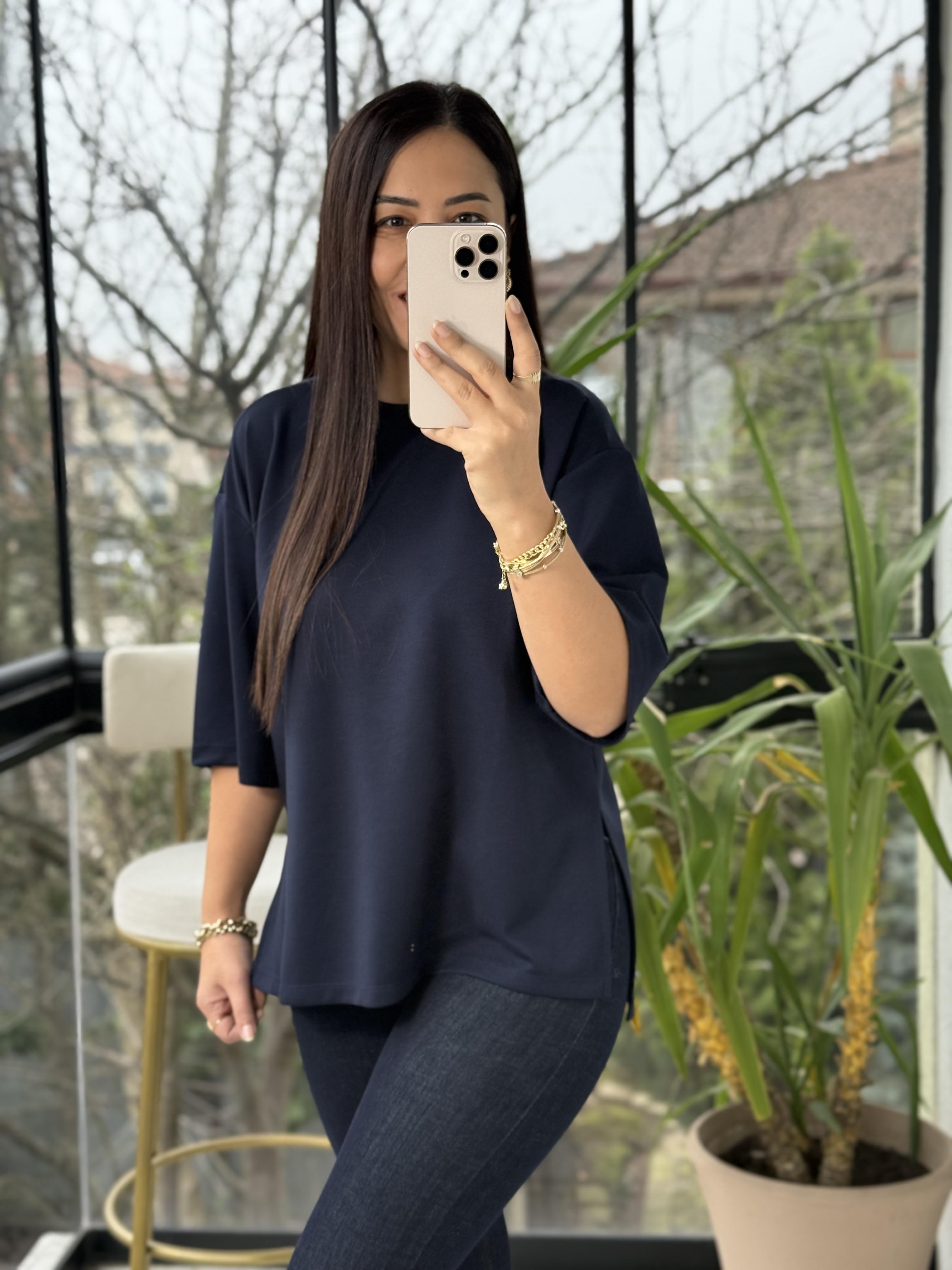 Oversize Yanları Yırtmaçlı Modal Tişört Lacivert