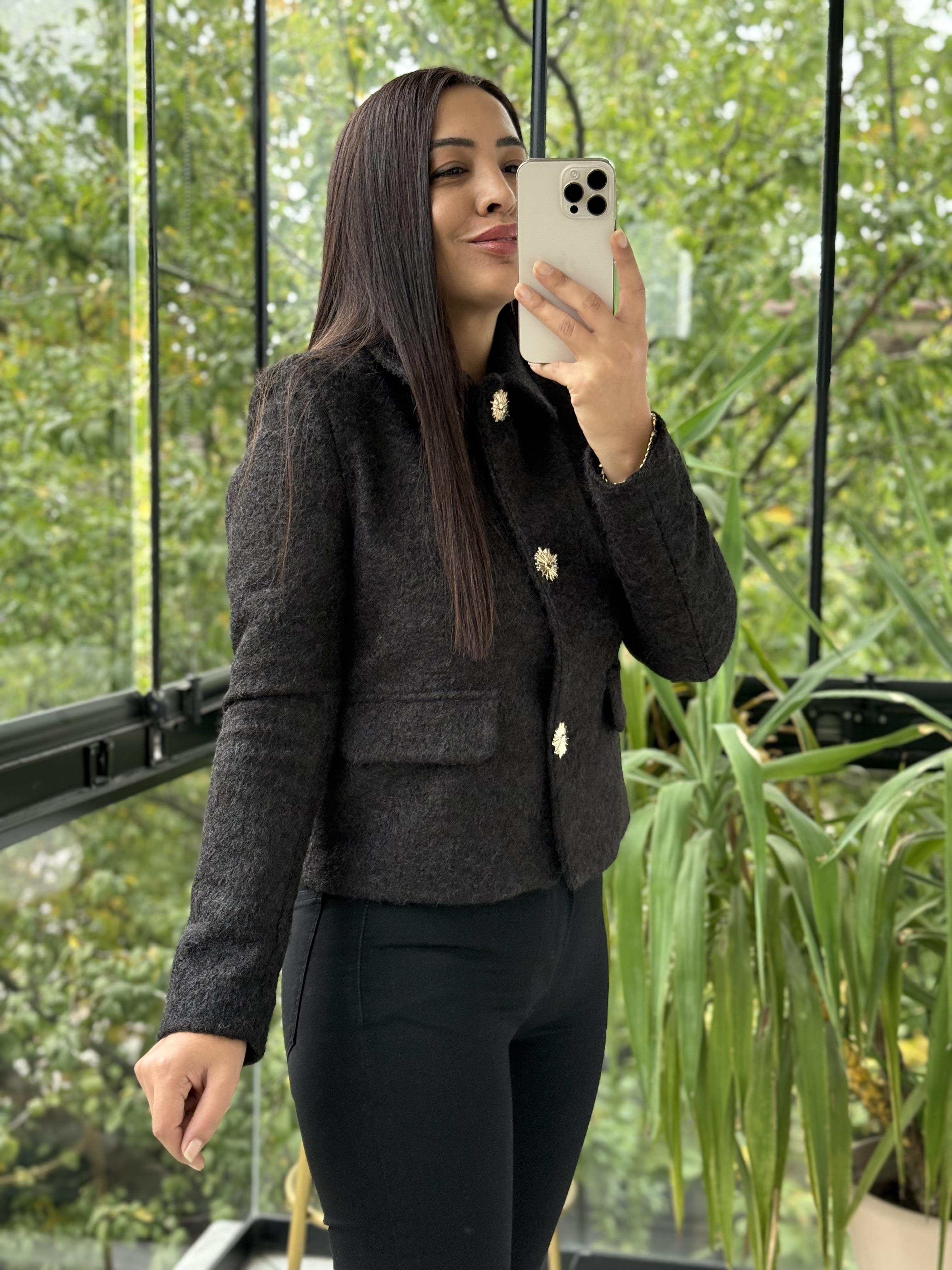 Kısa Gold Düğme Yün Ceket Siyah