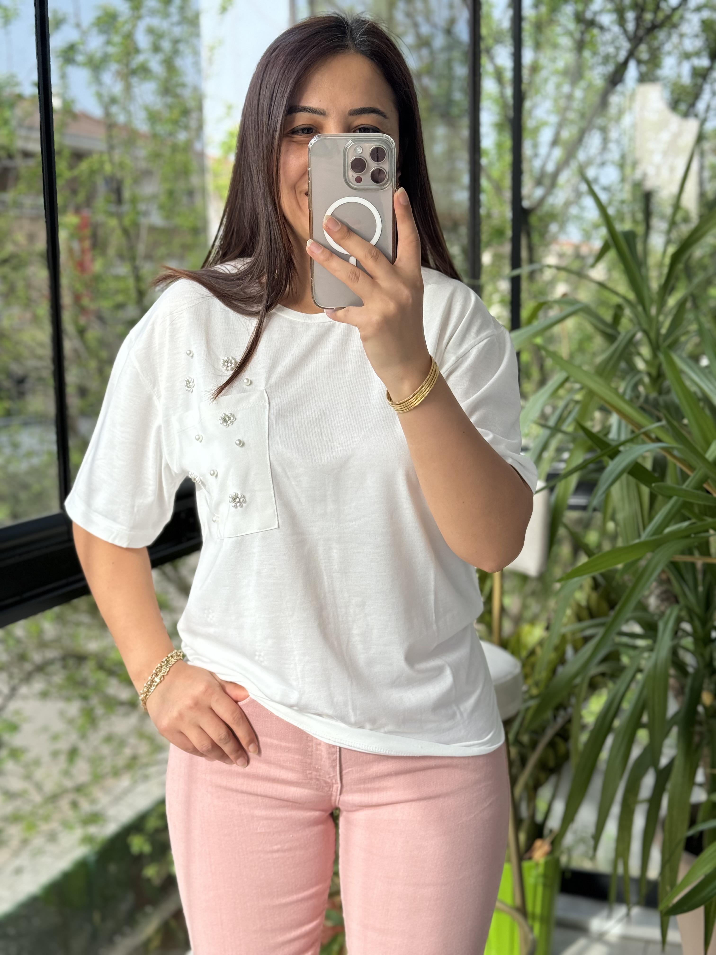 Cepleri İnci Taşlı Tişört Beyaz