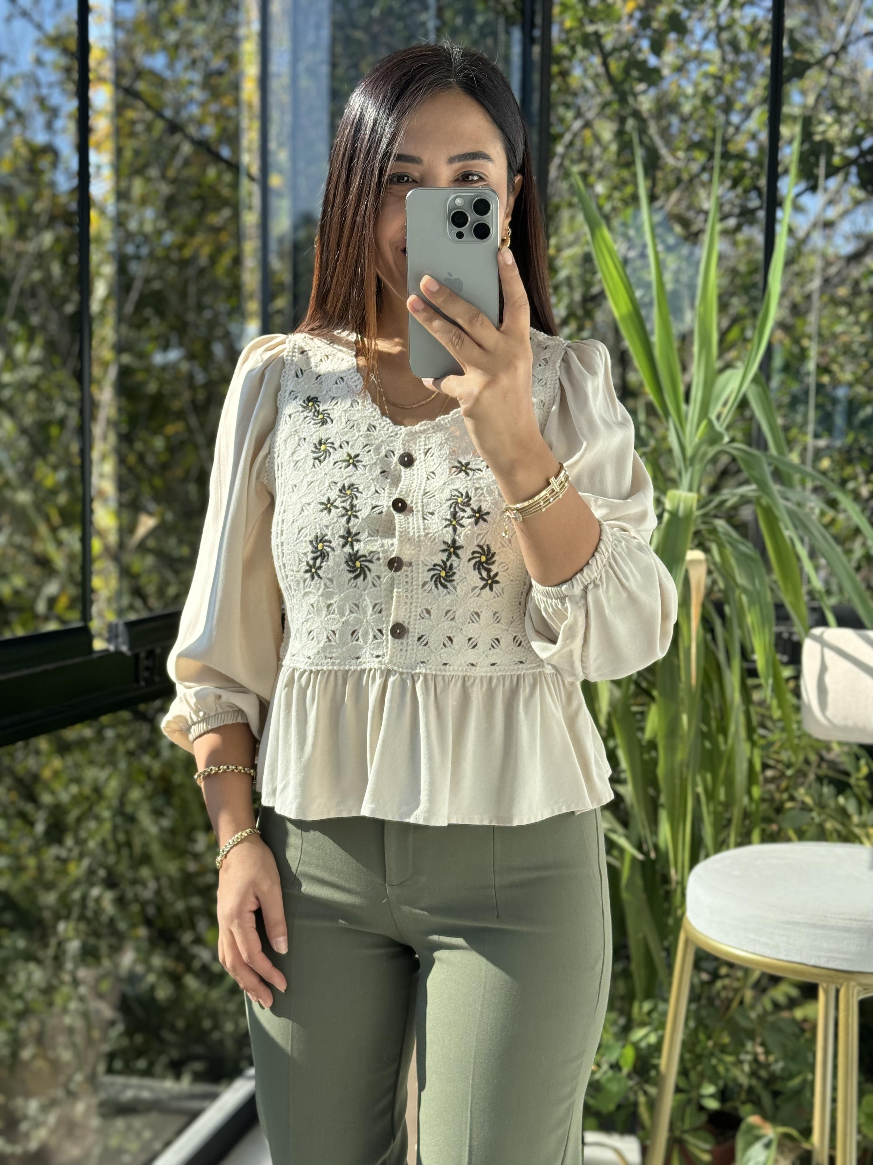 Çiçekli İşlemeli Hırka Bej