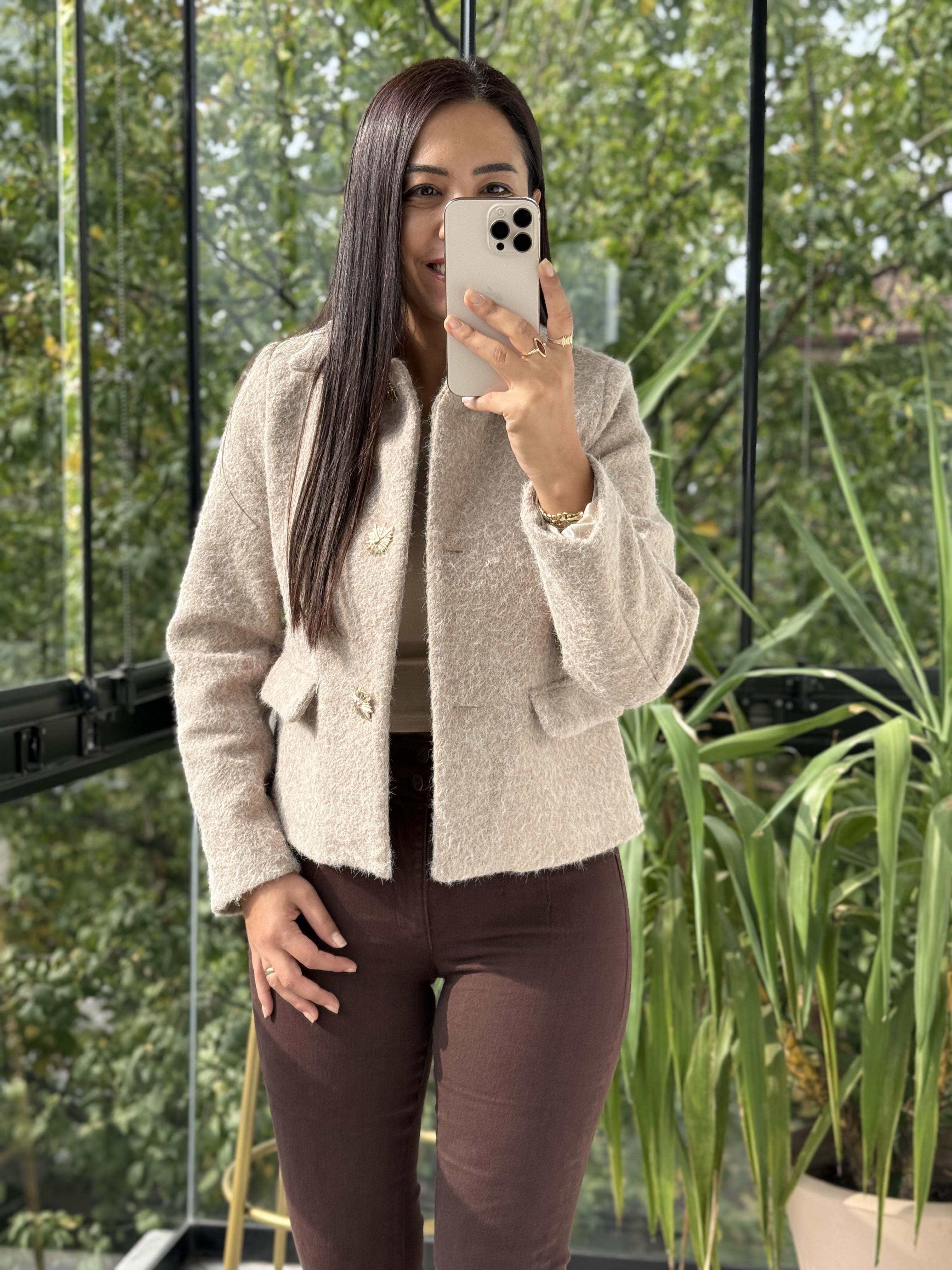 Kısa Gold Düğme Yün Ceket Bej