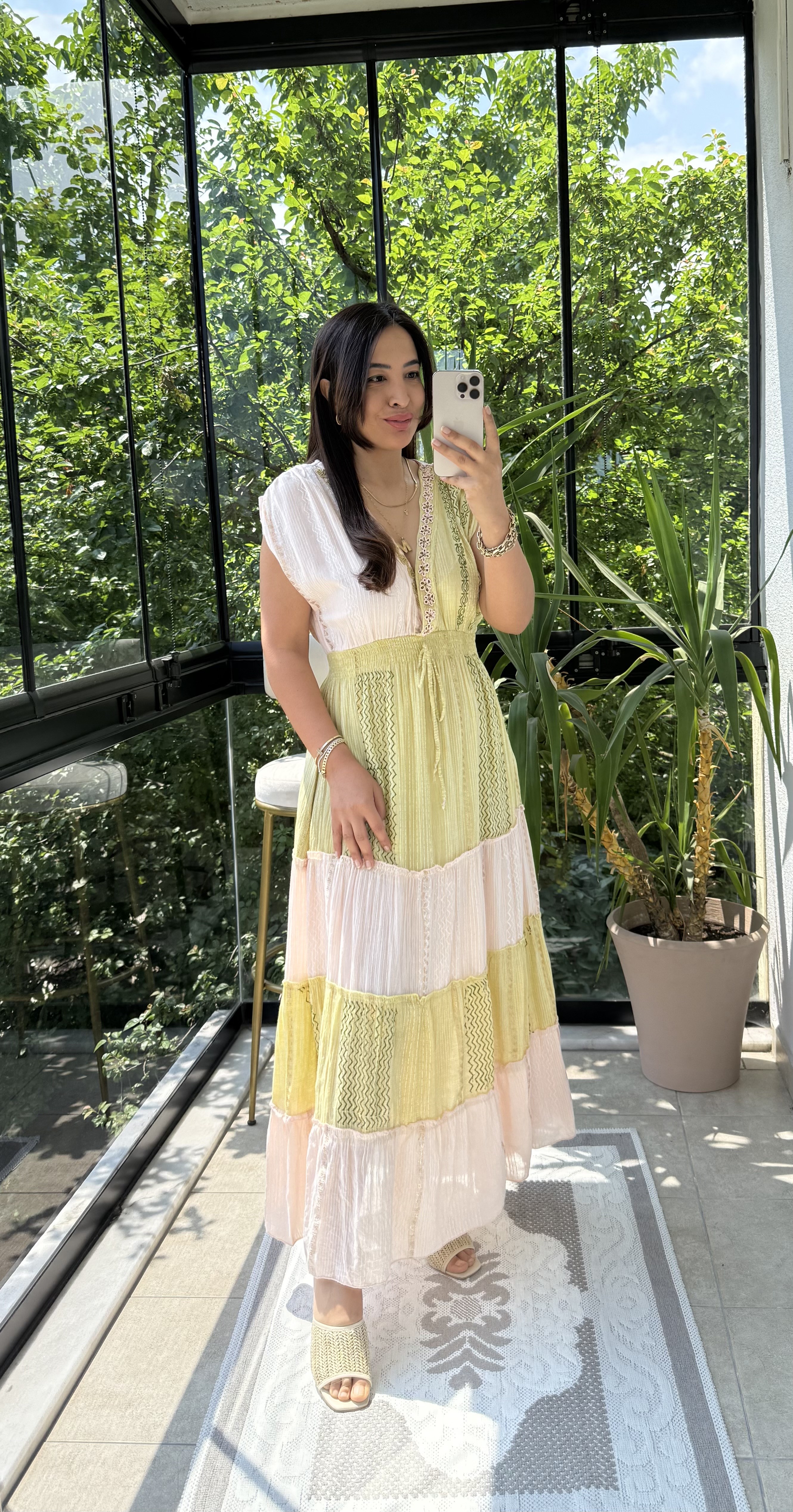 Sıfır Kol Yaka Boncuk Detaylı Elbise Pembe