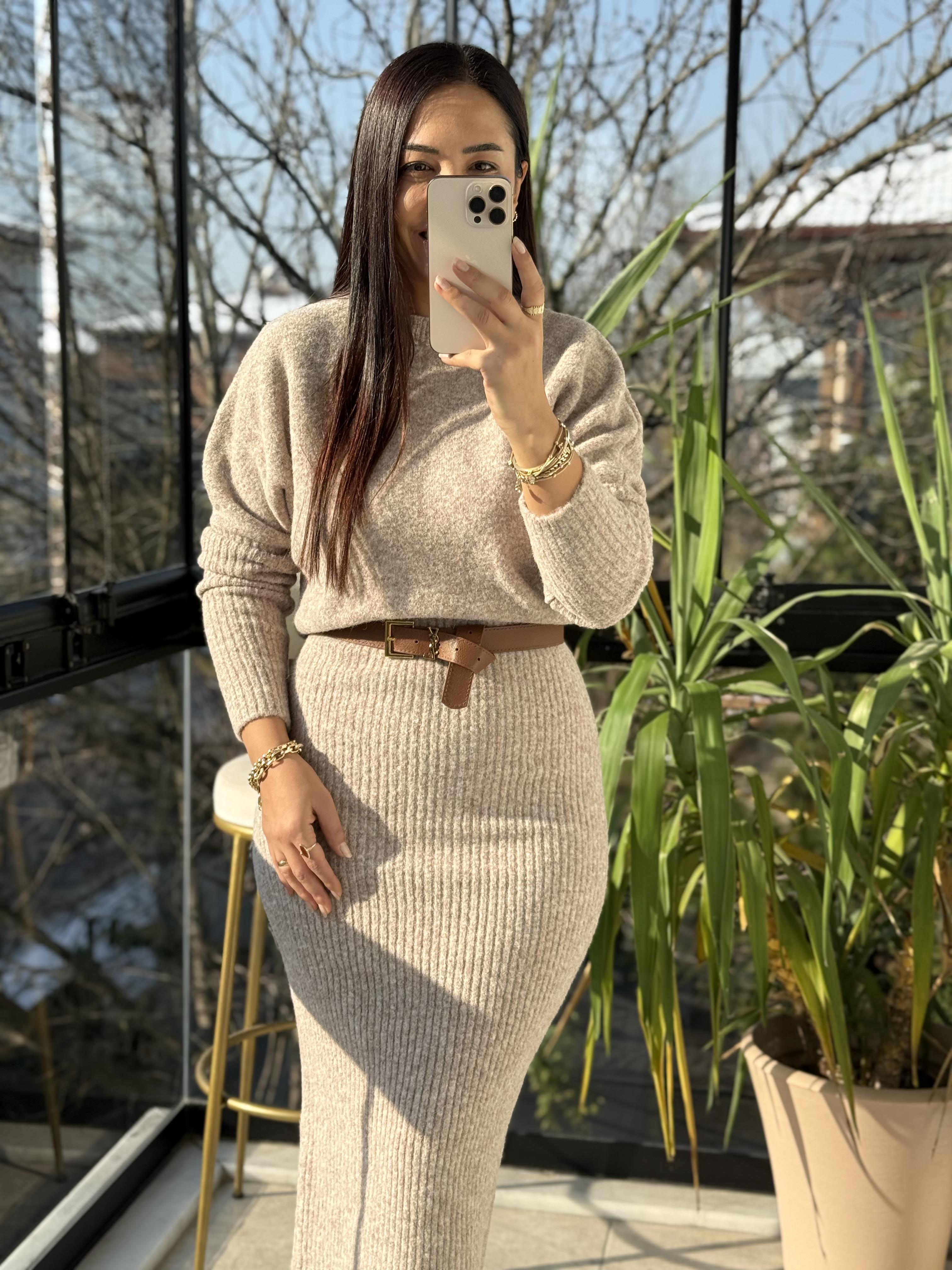 Bisiklet Yaka Yumuşak Dokulu Elbise Bej