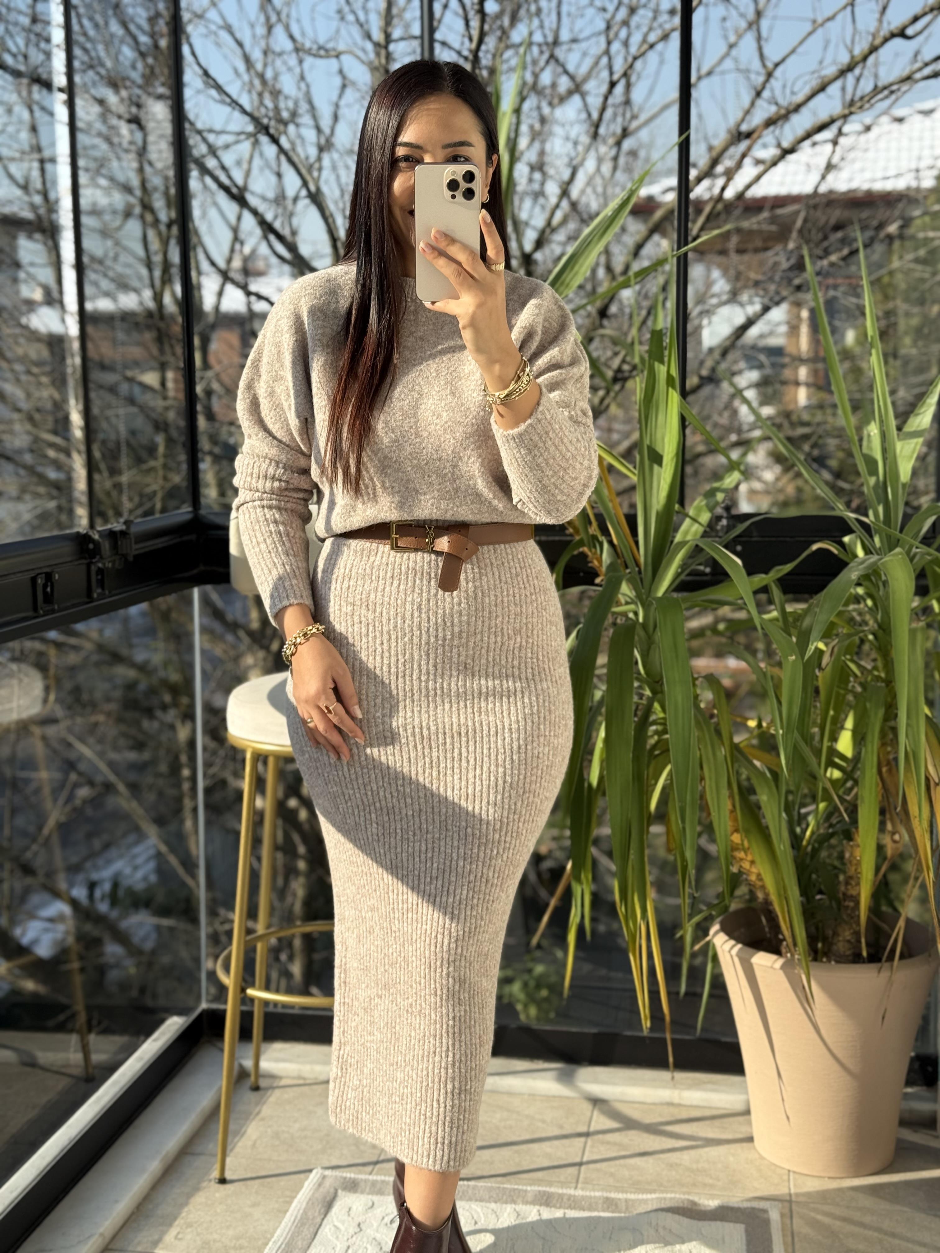 Bisiklet Yaka Yumuşak Dokulu Elbise Bej