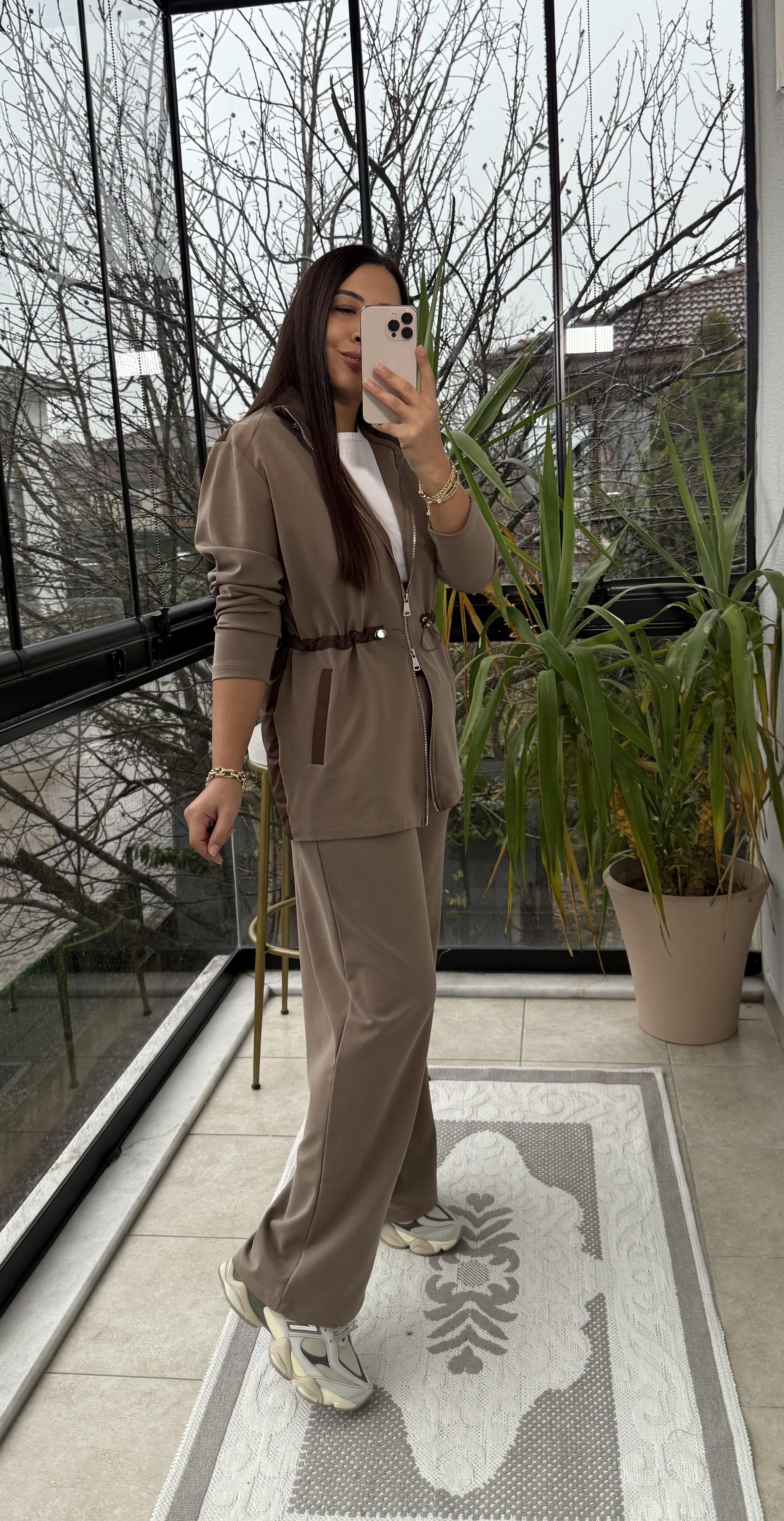 Beli Büzgü Detaylı Takım Vizon