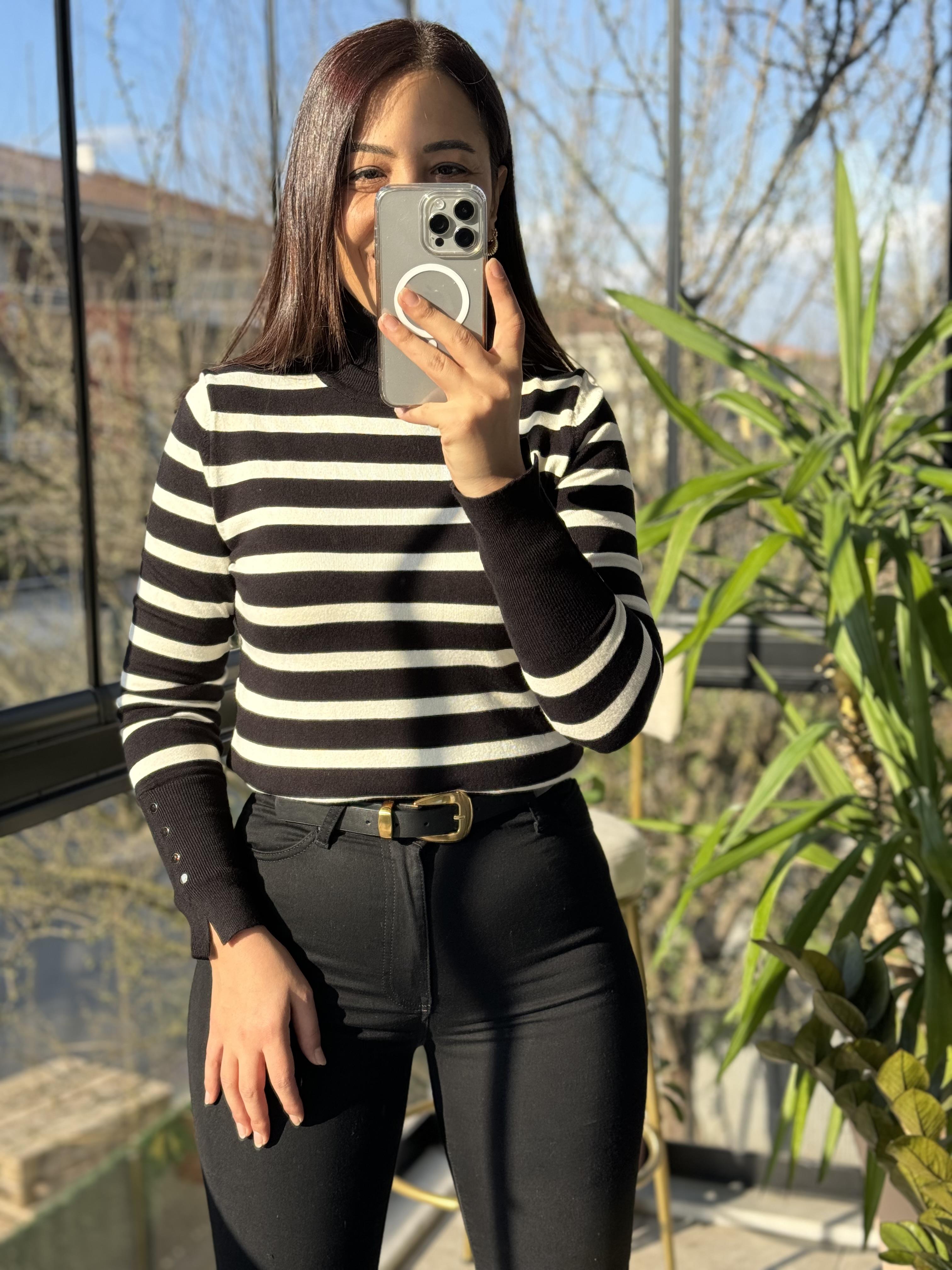 Dilvin Balıkçı Yaka Çizgili Triko Siyah