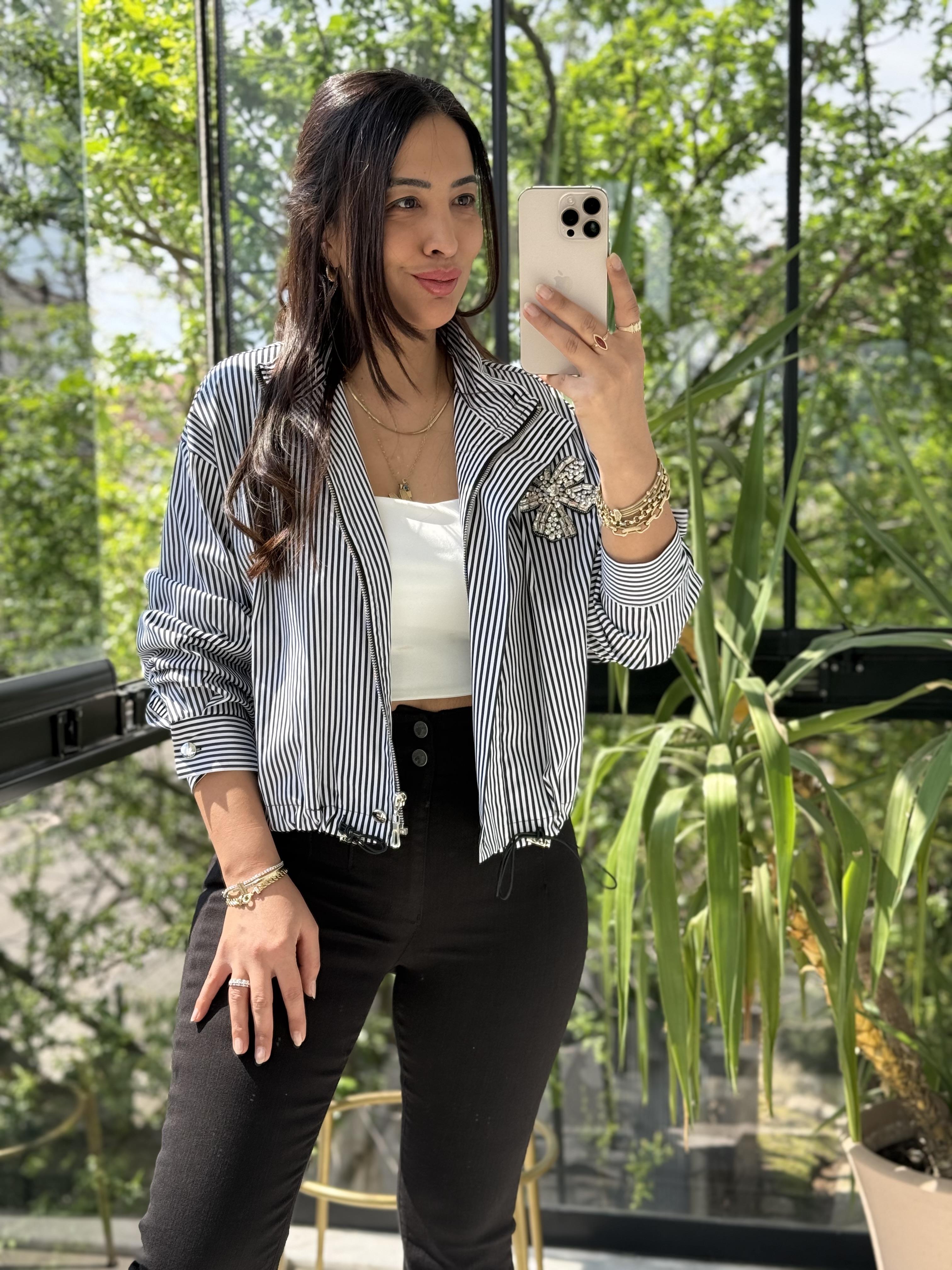 Yüksek Yaka Beli Lastik Detay Mini Çizgili Ceket Siyah