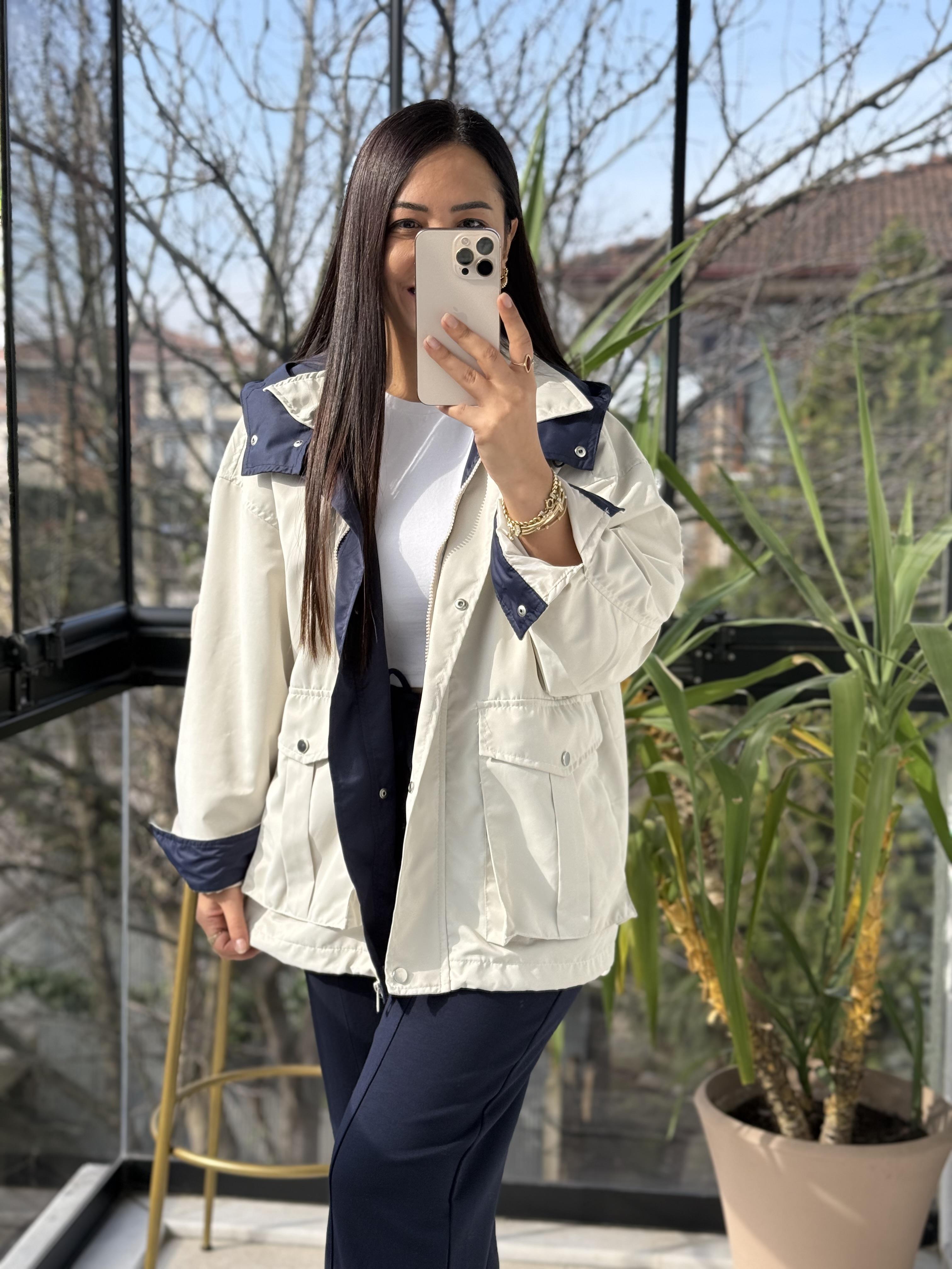 Kontrast Kapüşonlu Yağmurluk Taş