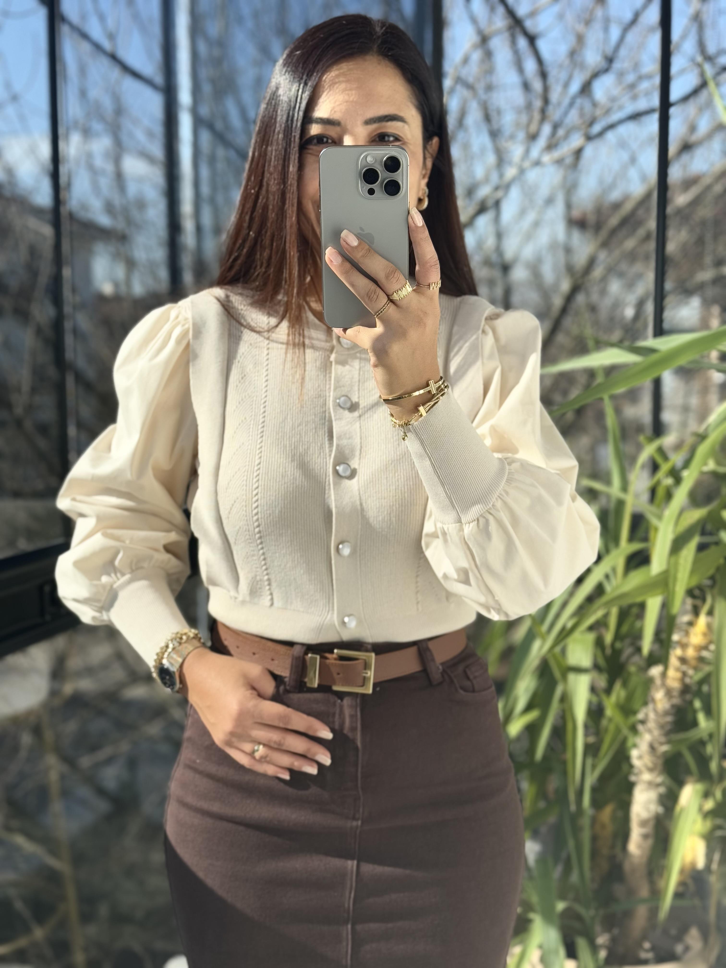 Triko Detaylı Bluz Bej