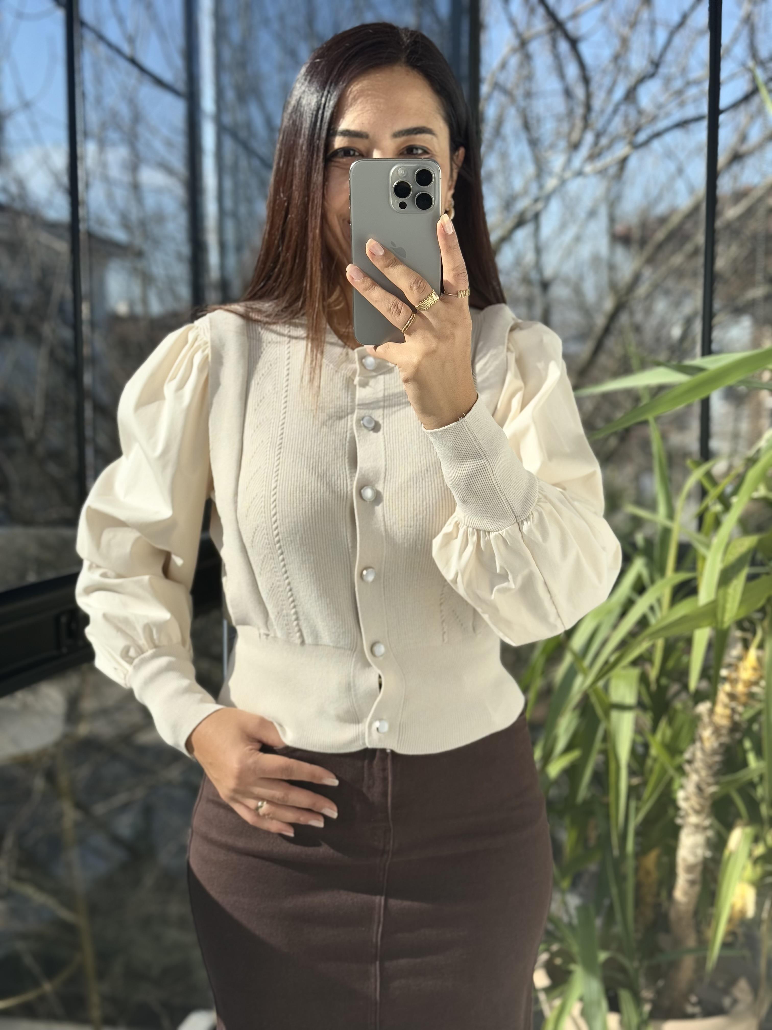 Triko Detaylı Bluz Bej