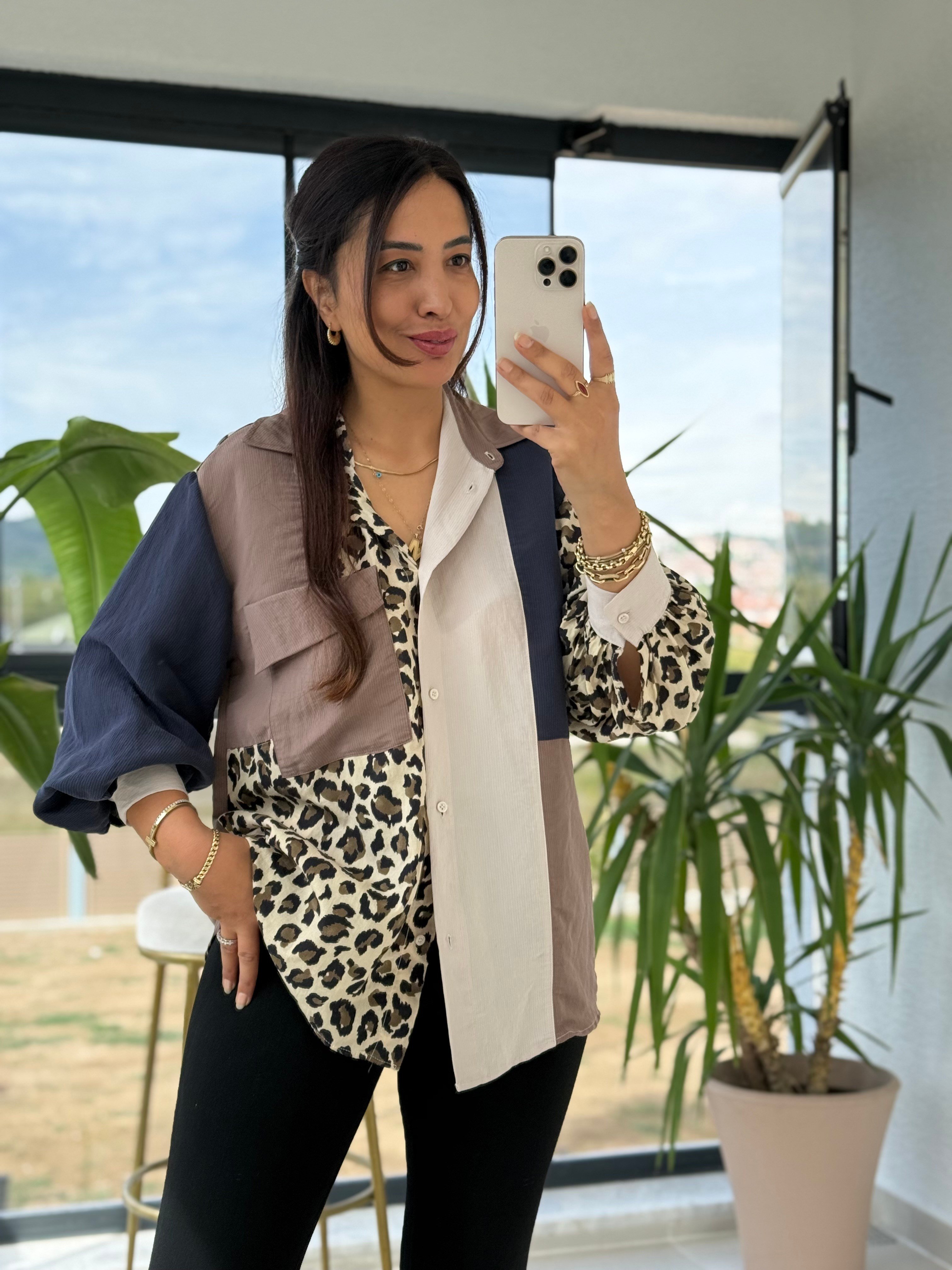 Parçalı Leopar Detaylı Gömlek Bej