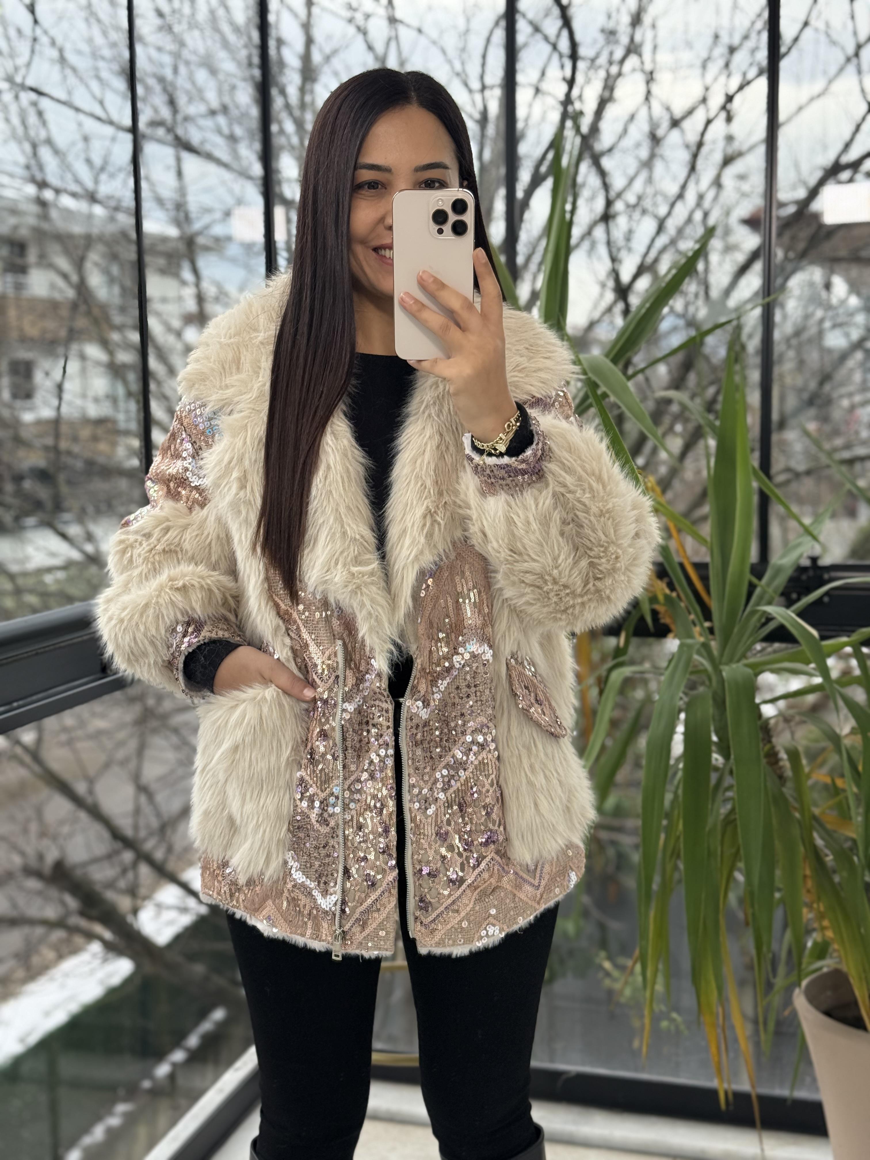 İthal Renkli Payetli Kürk Bej