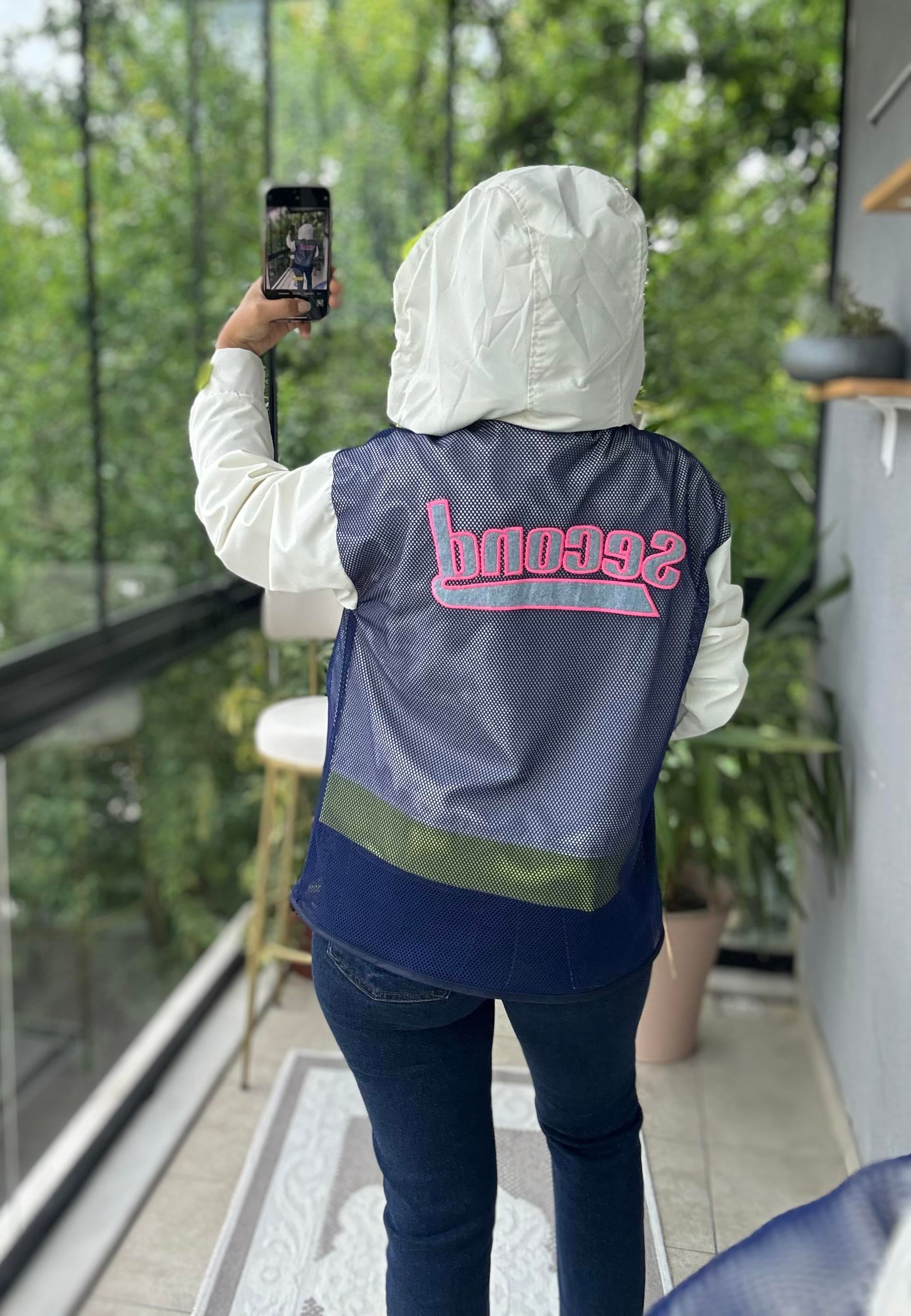 Fileli Yağmurluk Beyaz