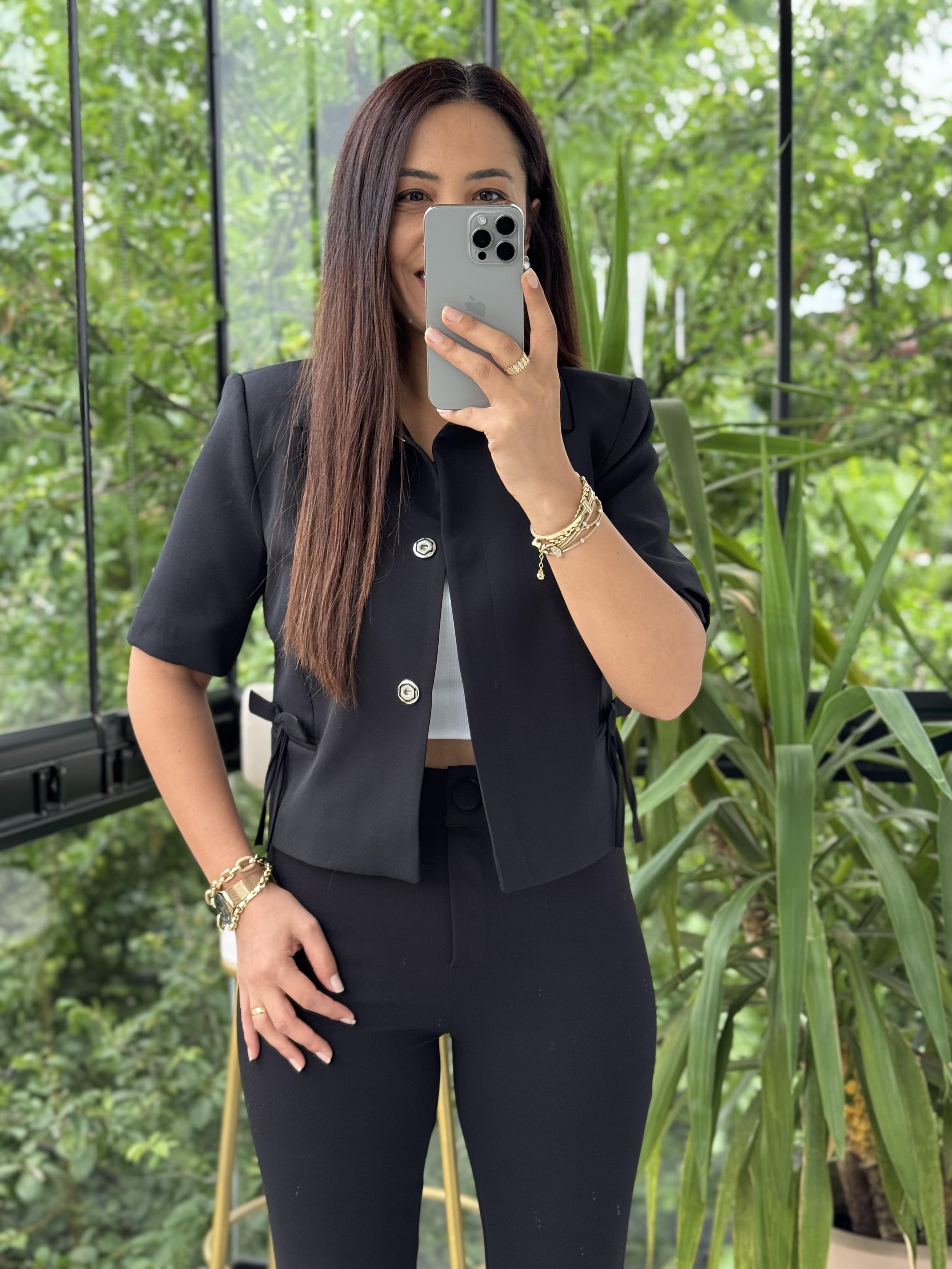 Fiyonk Detaylı Kısa Kol Blazer Siyah