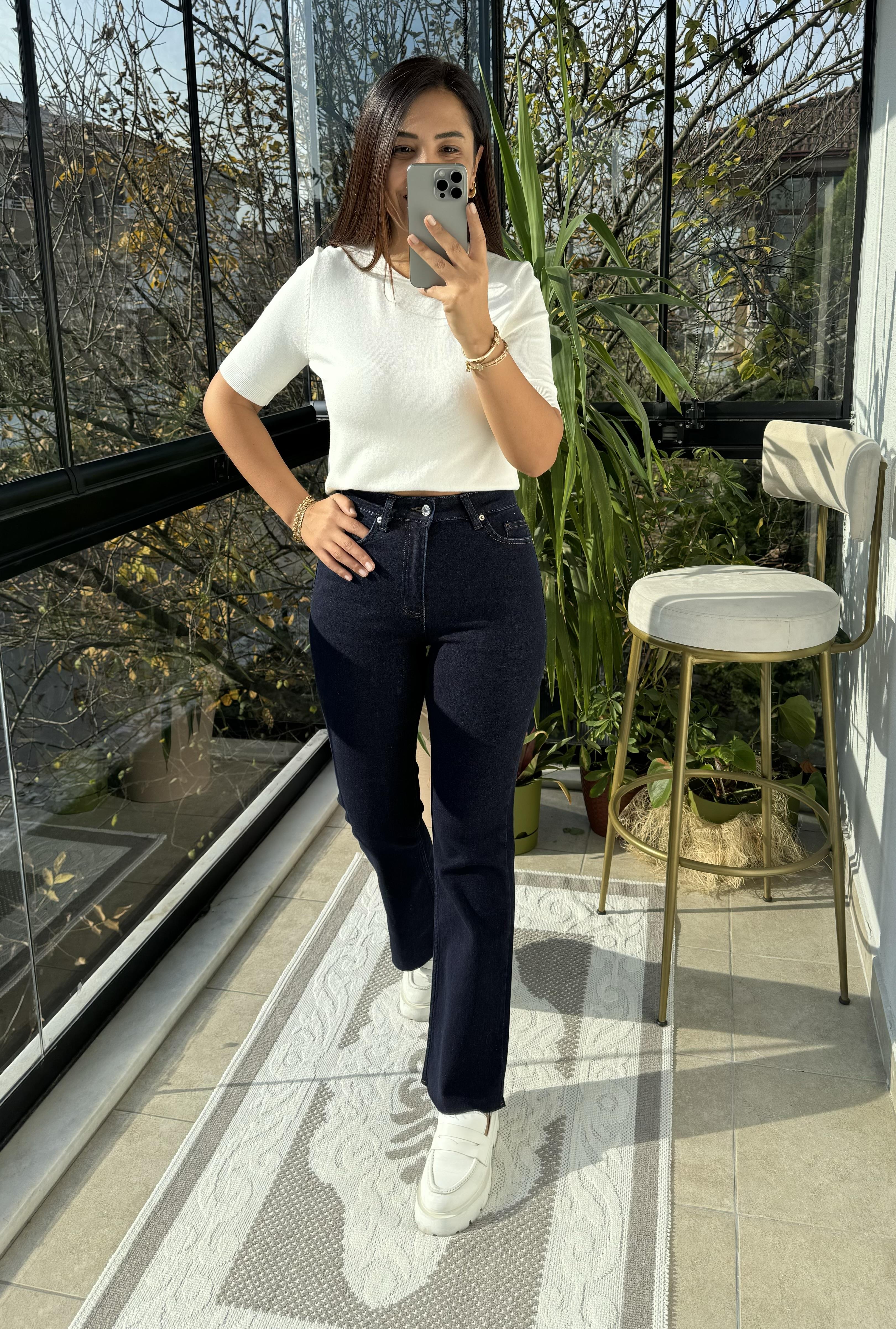 Flare İspanyol Dikişsiz Paça Mom Fit Jean Koyu Lacivert